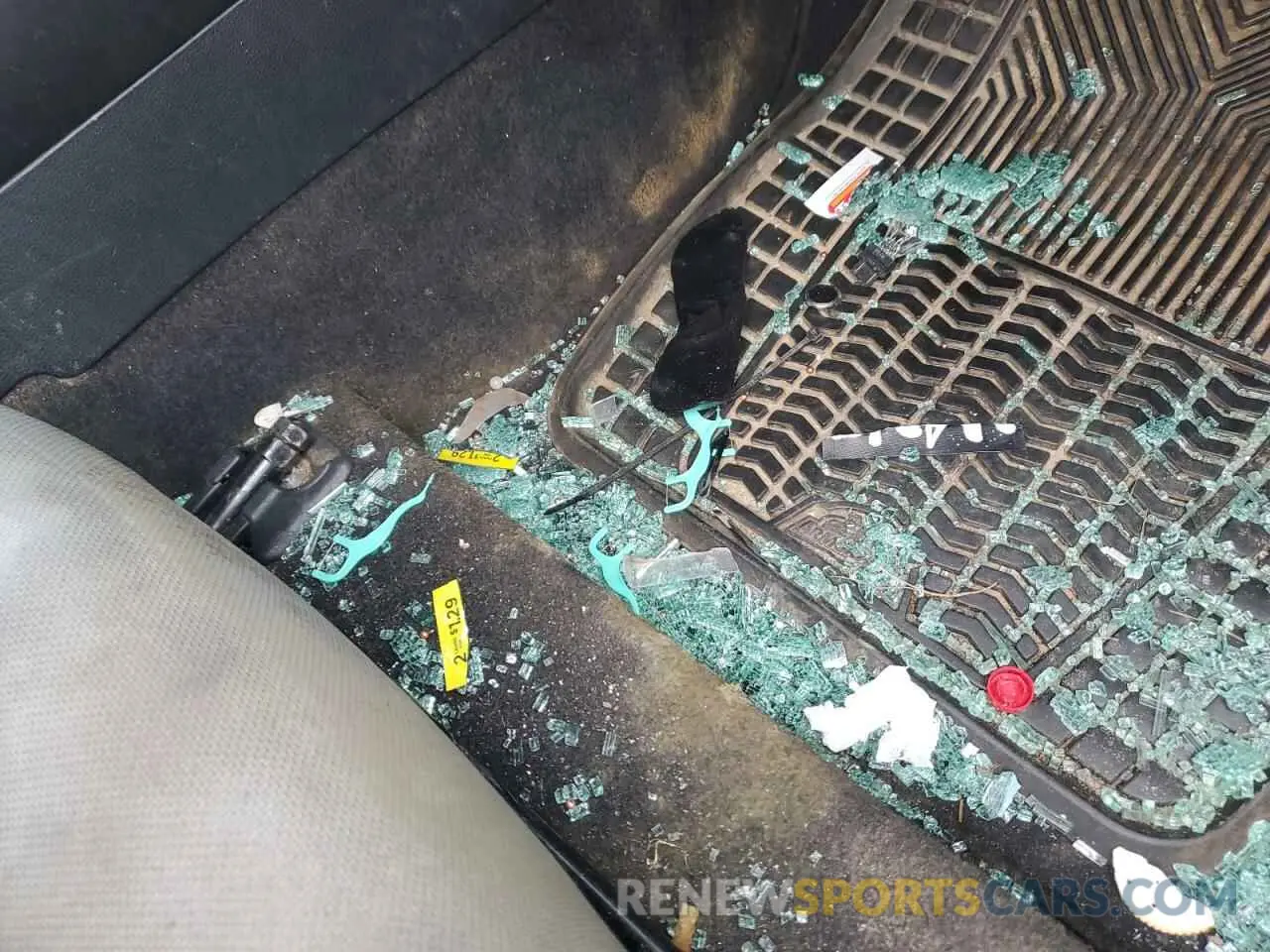 9 Photograph of a damaged car 5YFS4RCE4LP023042 TOYOTA COROLLA 2020