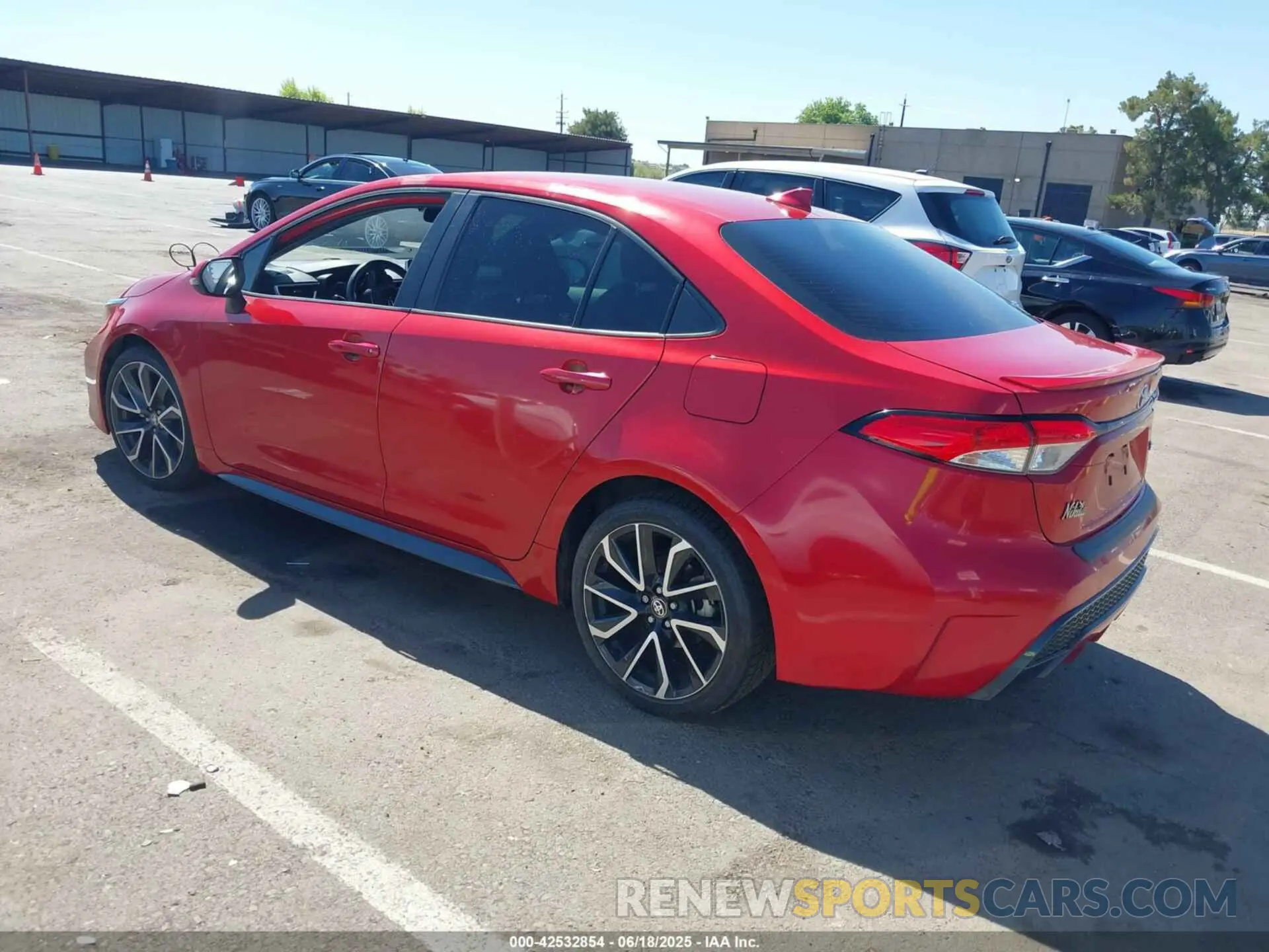 3 Photograph of a damaged car 5YFS4RCE4LP029701 TOYOTA COROLLA 2020