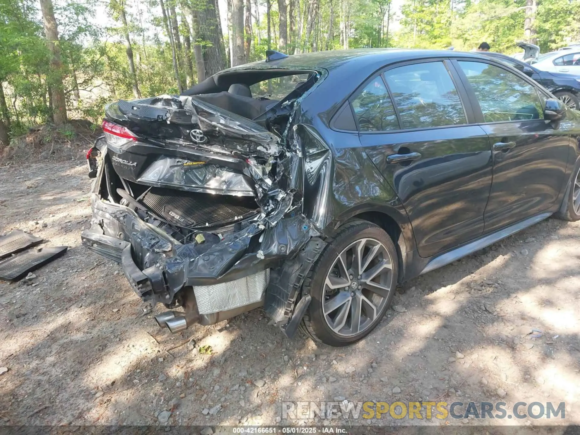 4 Photograph of a damaged car 5YFS4RCE4LP040097 TOYOTA COROLLA 2020