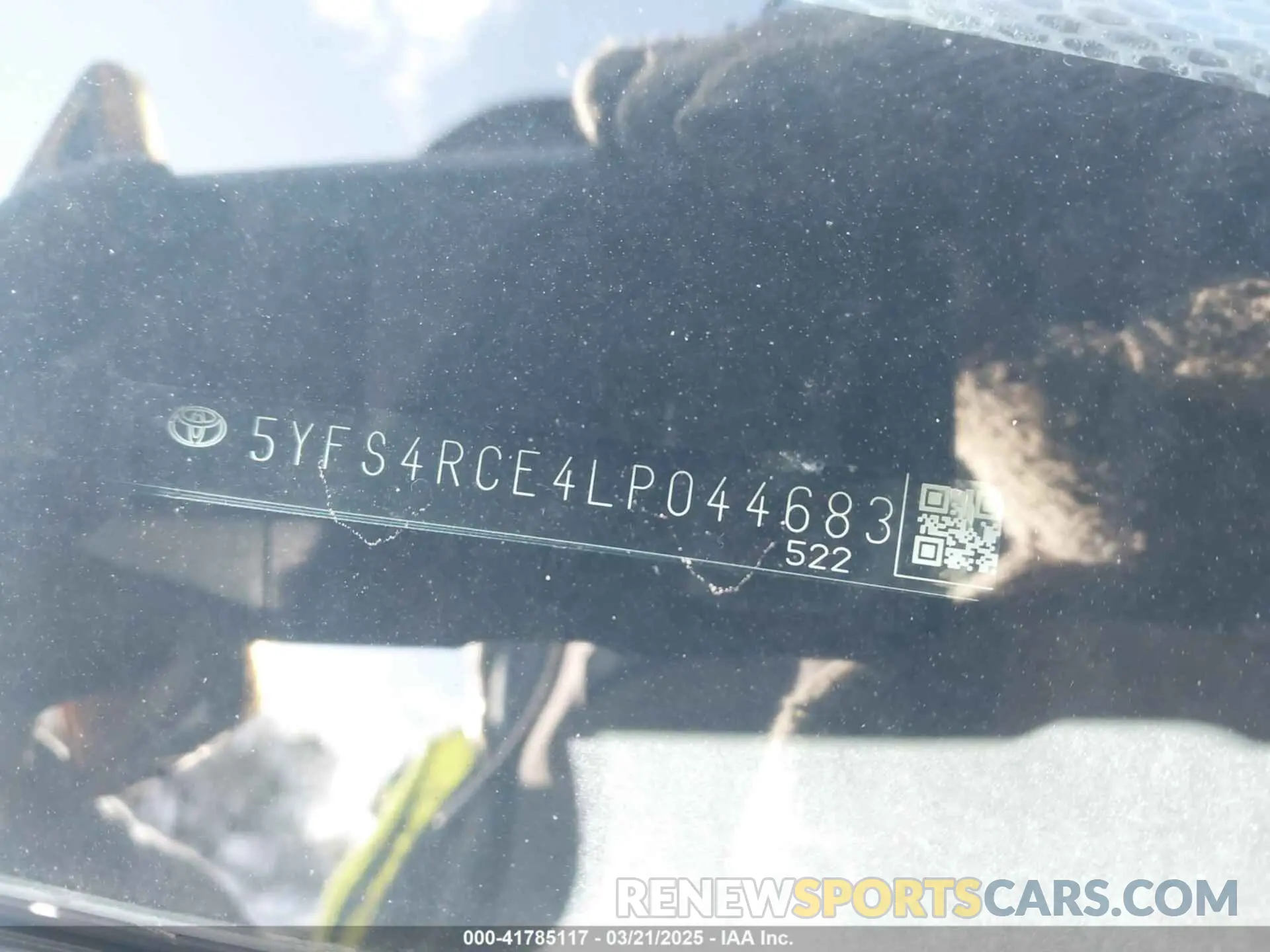 17 Photograph of a damaged car 5YFS4RCE4LP044683 TOYOTA COROLLA 2020