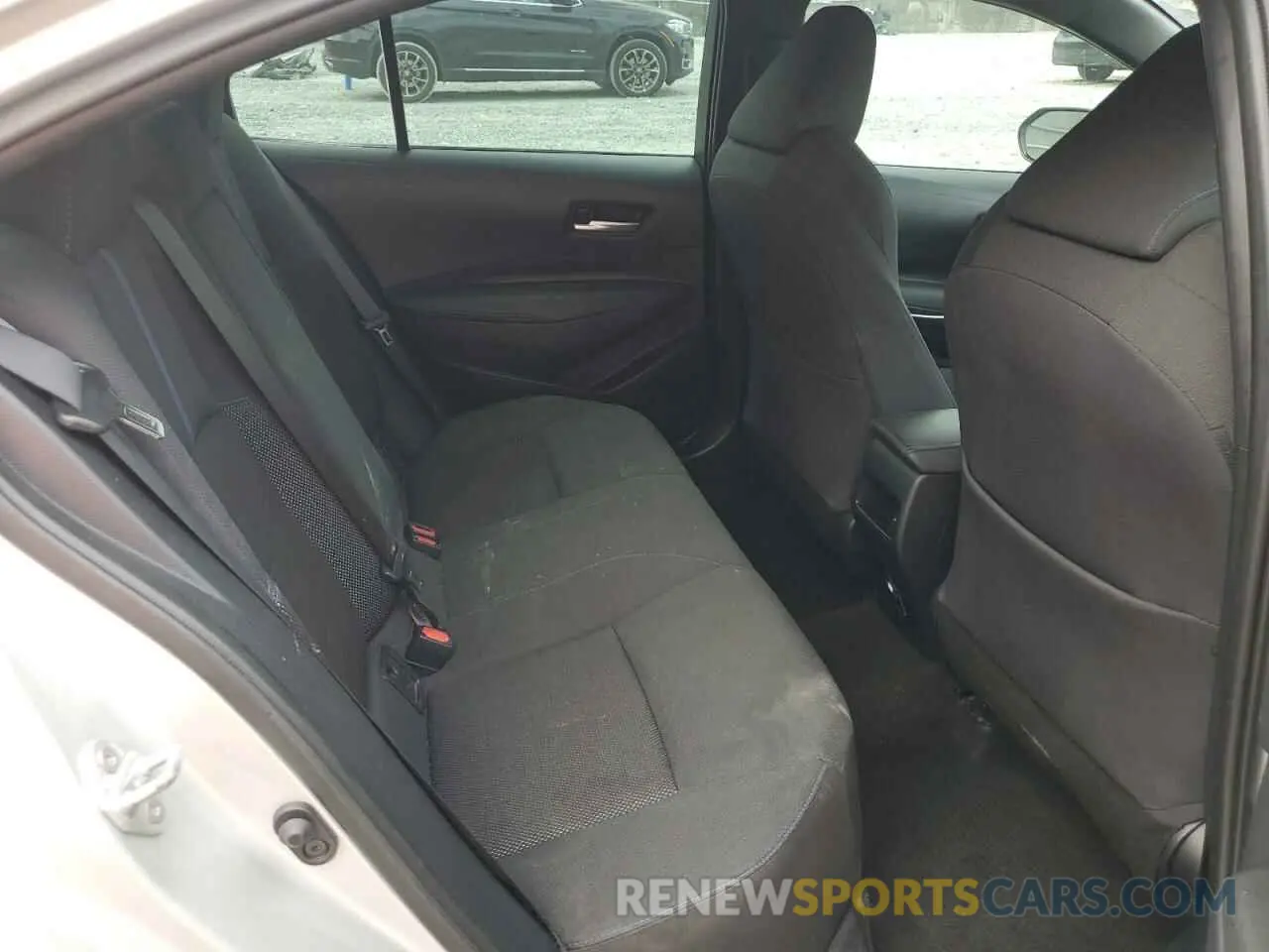 10 Photograph of a damaged car 5YFS4RCE5LP018903 TOYOTA COROLLA 2020