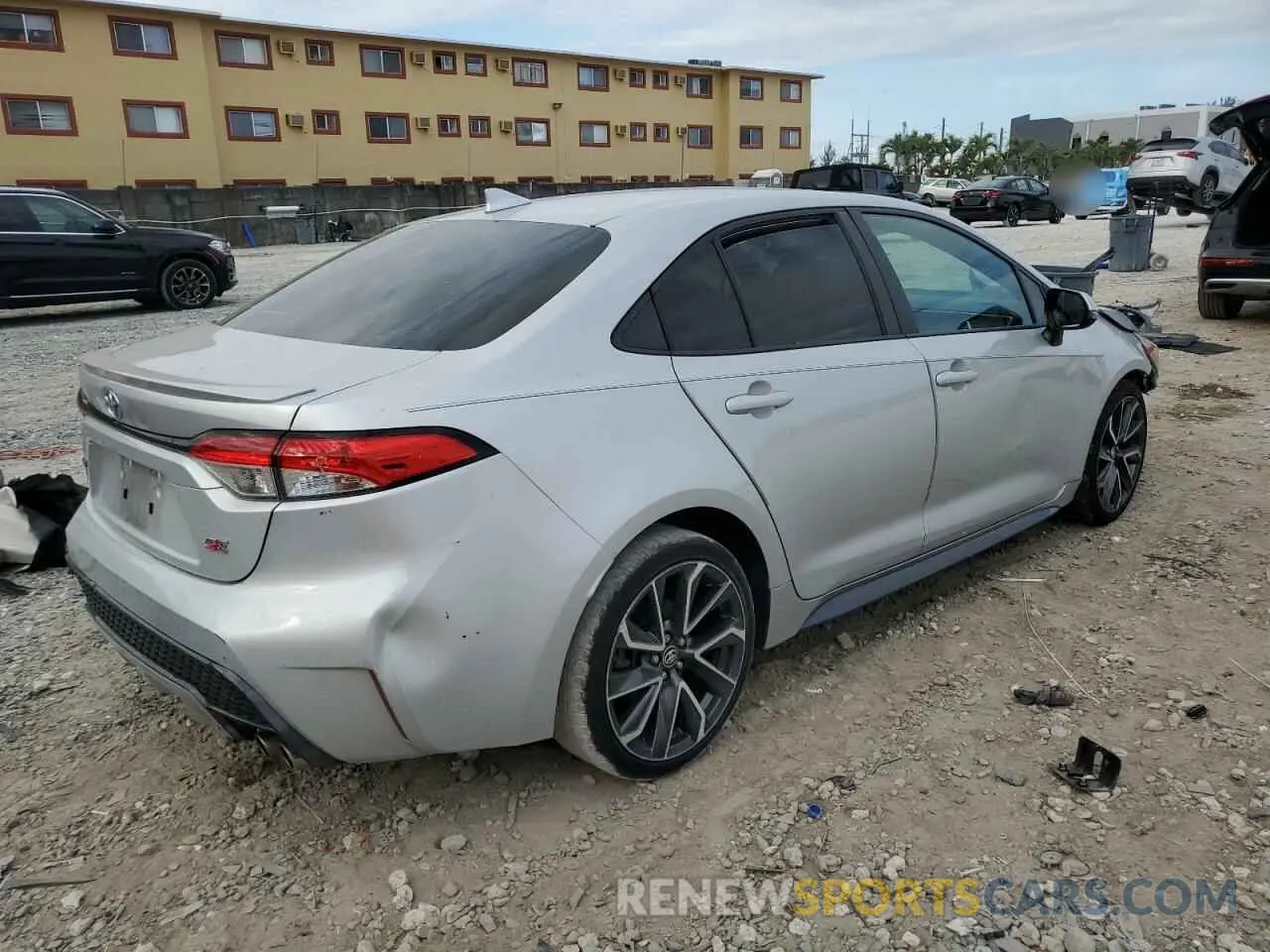 3 Photograph of a damaged car 5YFS4RCE5LP018903 TOYOTA COROLLA 2020