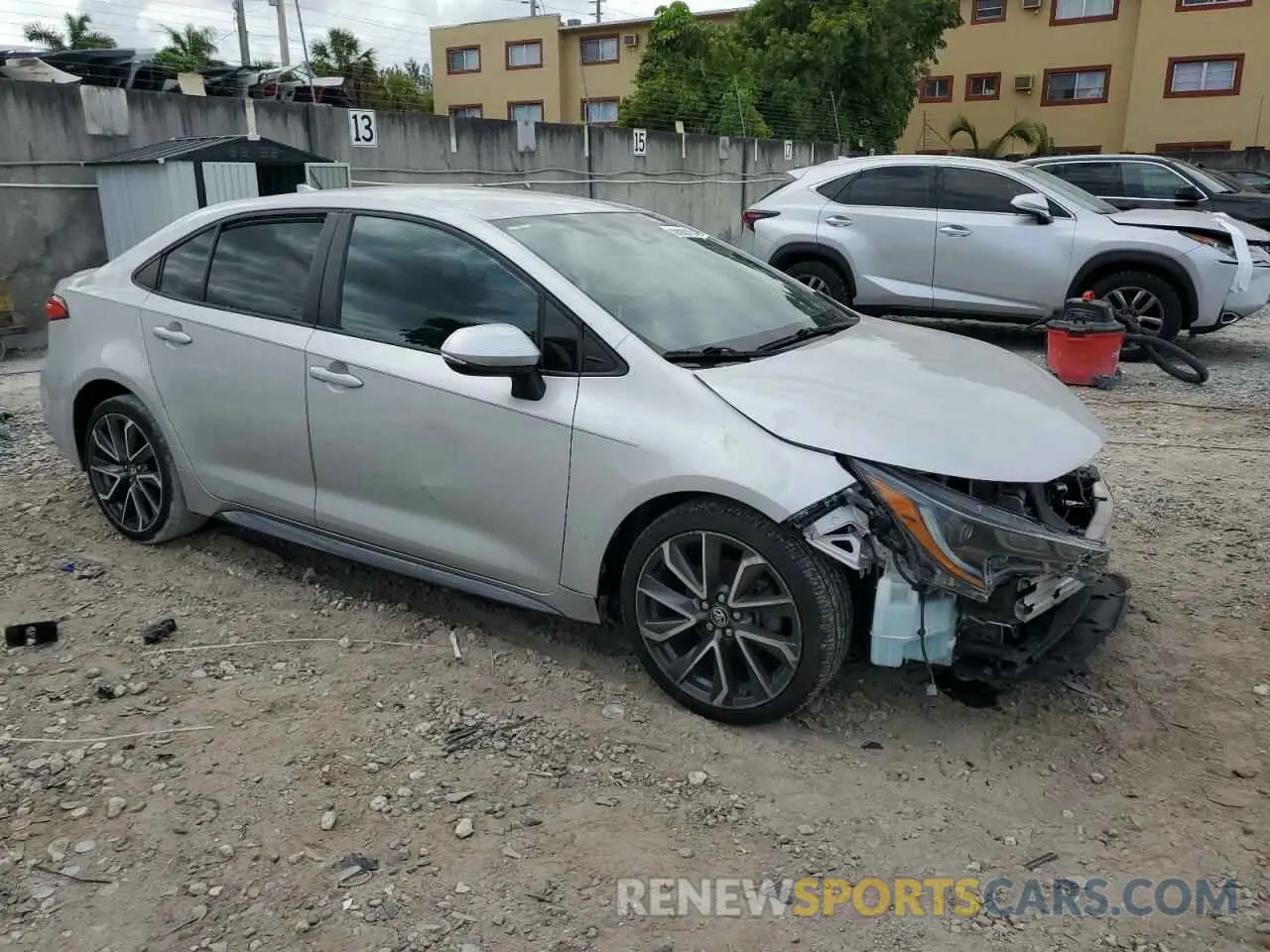 4 Photograph of a damaged car 5YFS4RCE5LP018903 TOYOTA COROLLA 2020