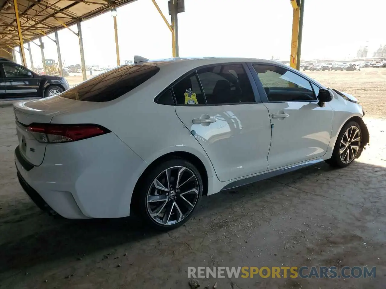 3 Photograph of a damaged car 5YFS4RCE5LP027360 TOYOTA COROLLA 2020