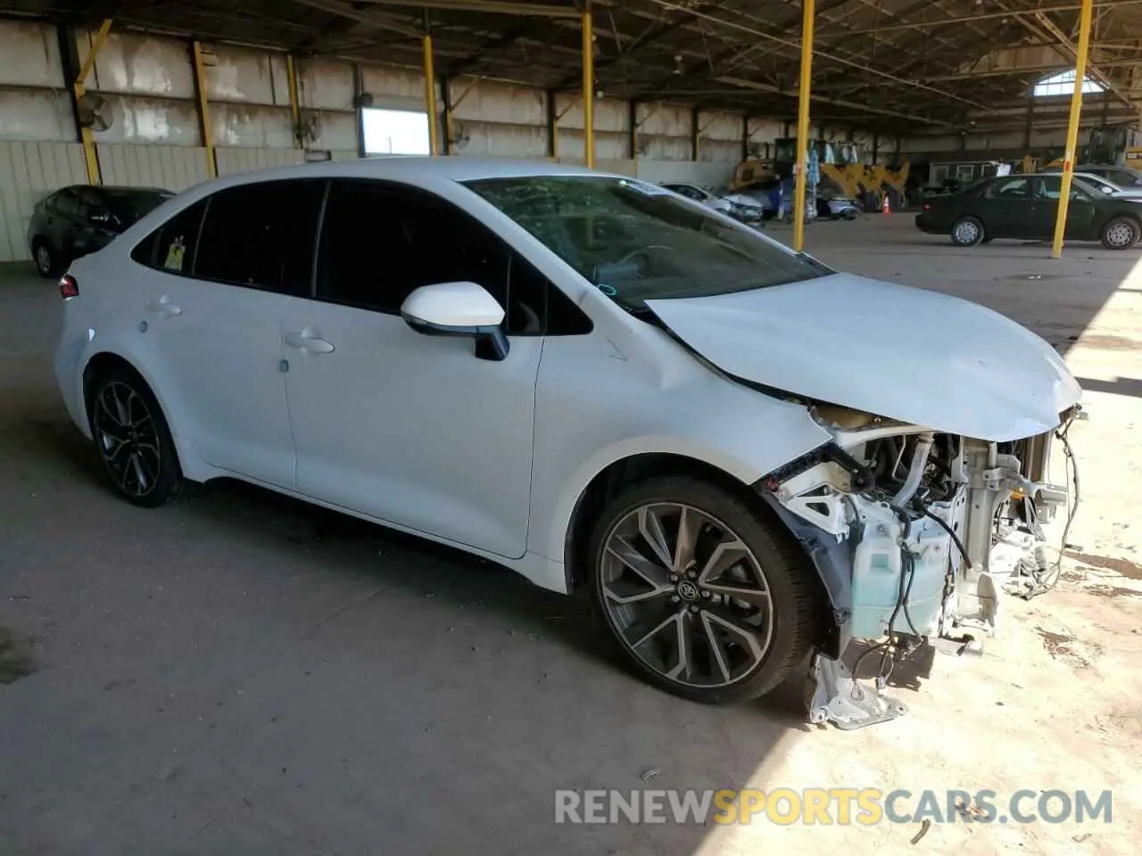 4 Photograph of a damaged car 5YFS4RCE5LP027360 TOYOTA COROLLA 2020