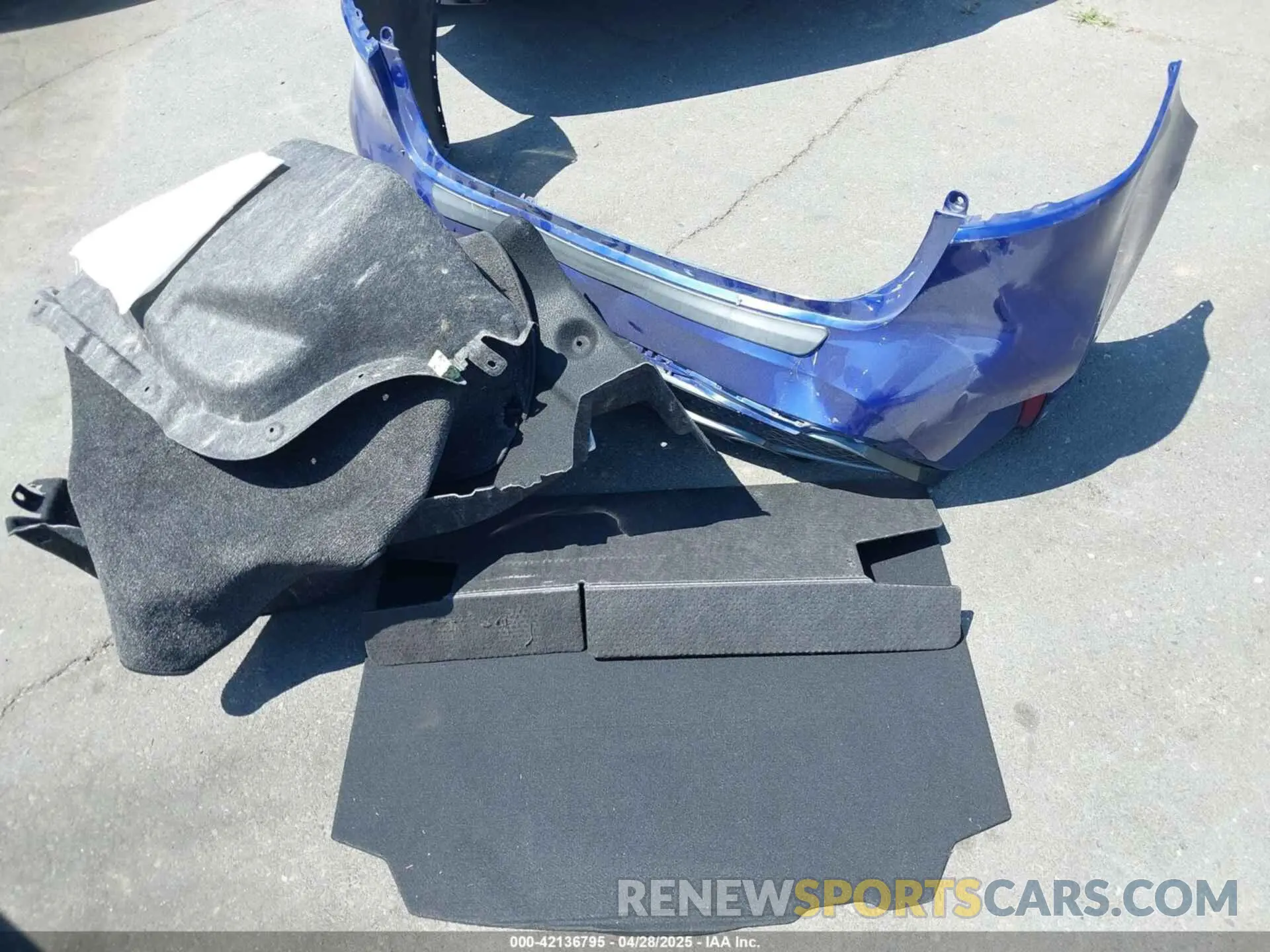 12 Photograph of a damaged car 5YFS4RCE5LP030789 TOYOTA COROLLA 2020