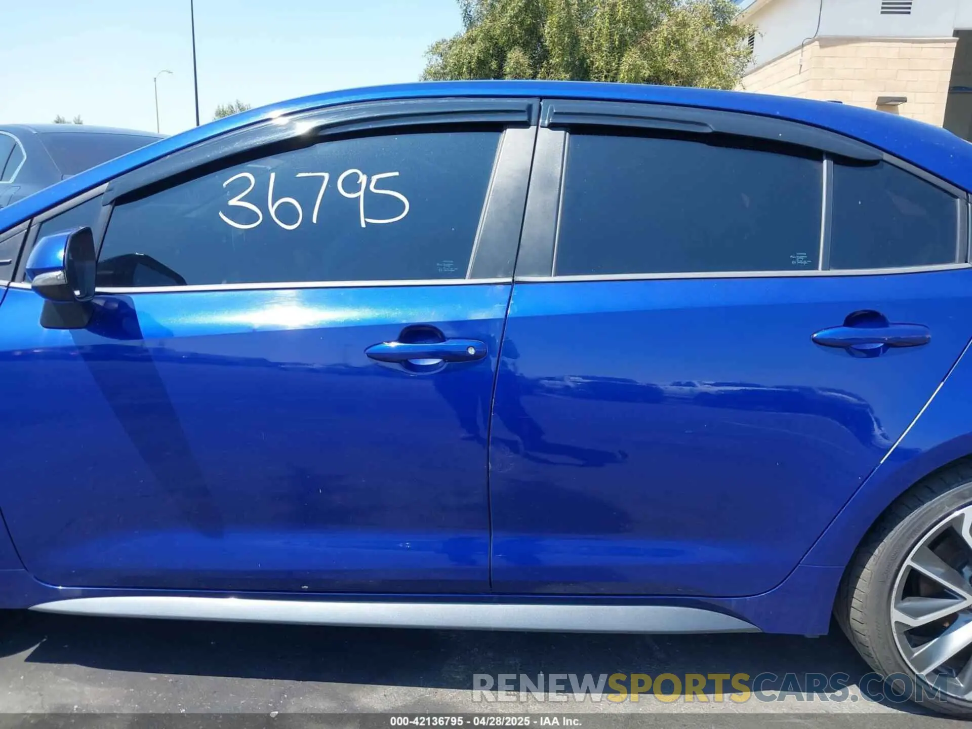 15 Photograph of a damaged car 5YFS4RCE5LP030789 TOYOTA COROLLA 2020