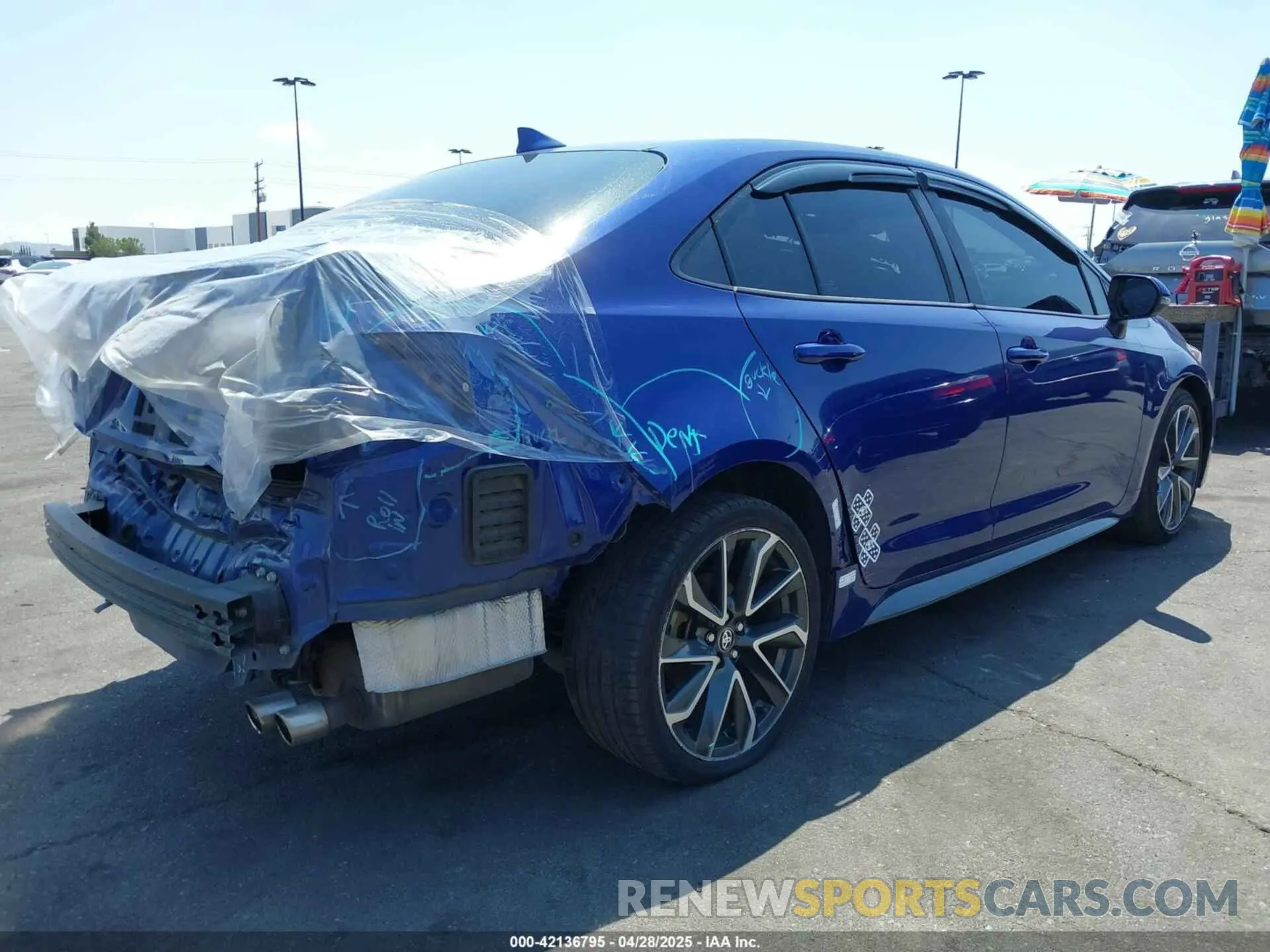 4 Photograph of a damaged car 5YFS4RCE5LP030789 TOYOTA COROLLA 2020