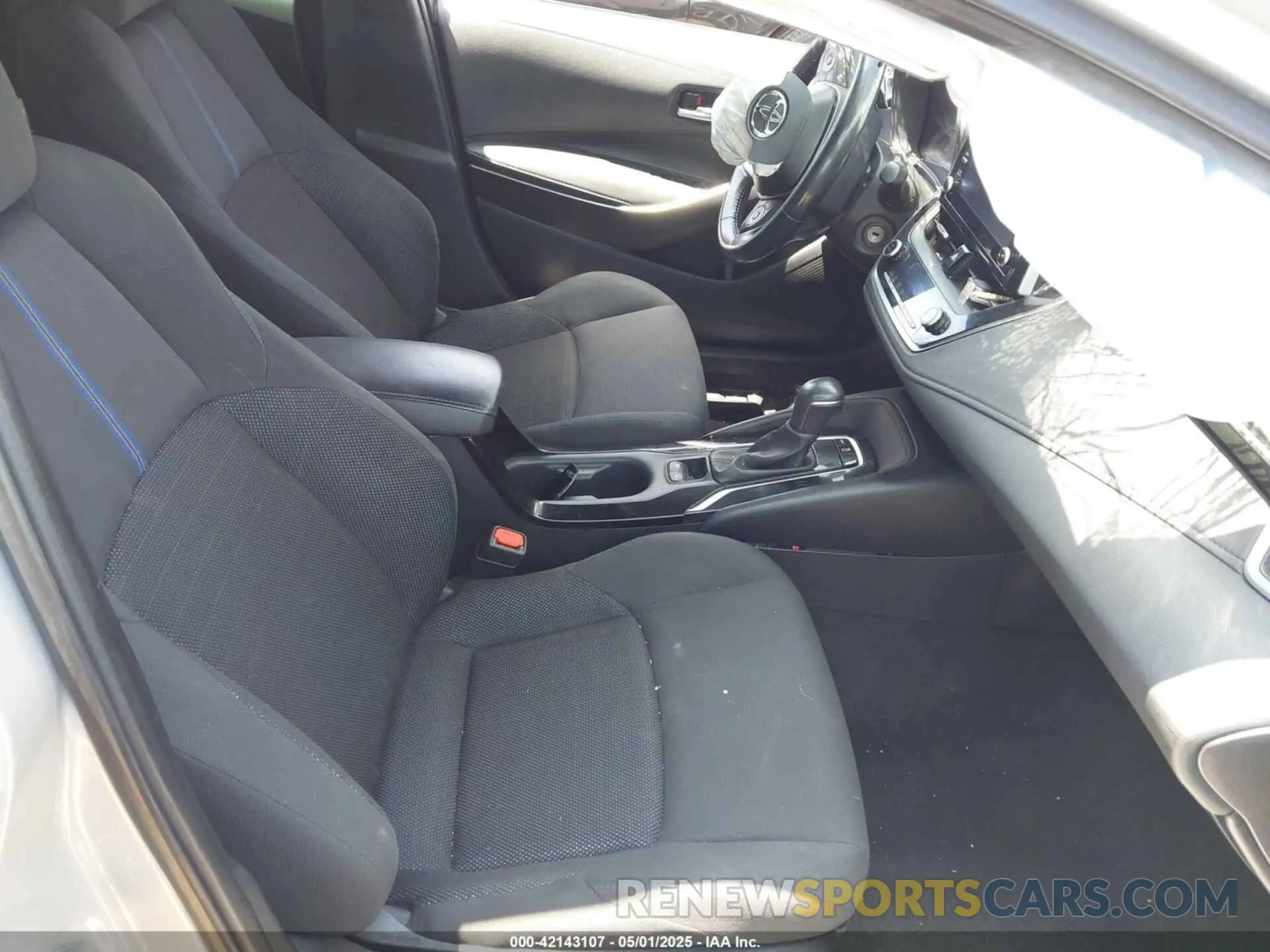 5 Photograph of a damaged car 5YFS4RCE5LP034504 TOYOTA COROLLA 2020