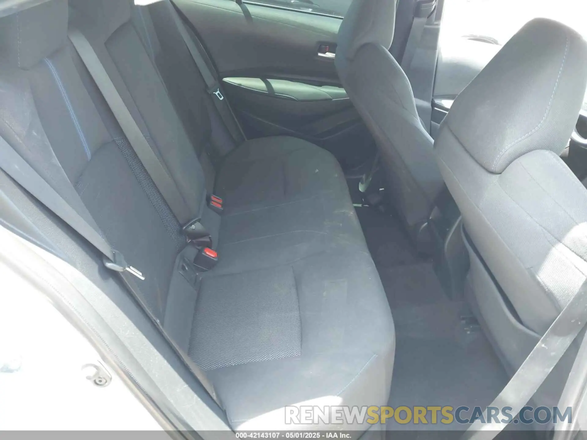 8 Photograph of a damaged car 5YFS4RCE5LP034504 TOYOTA COROLLA 2020