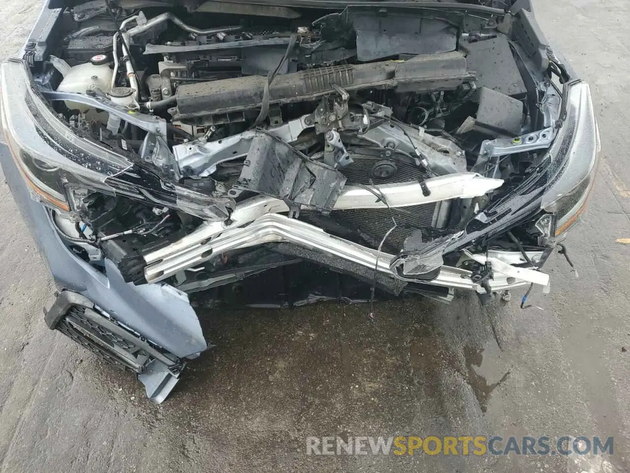 11 Photograph of a damaged car 5YFS4RCE5LP040545 TOYOTA COROLLA 2020