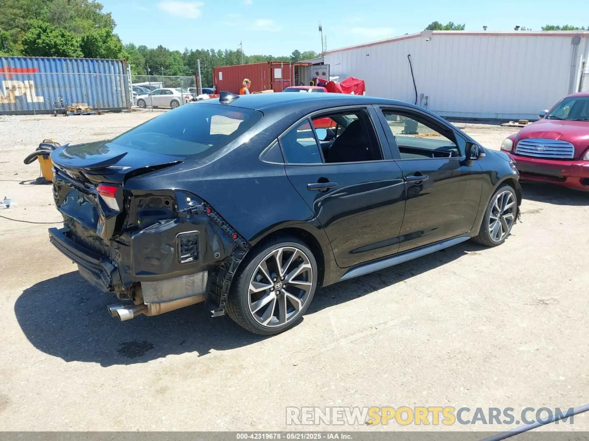 4 Photograph of a damaged car 5YFS4RCE5LP040822 TOYOTA COROLLA 2020