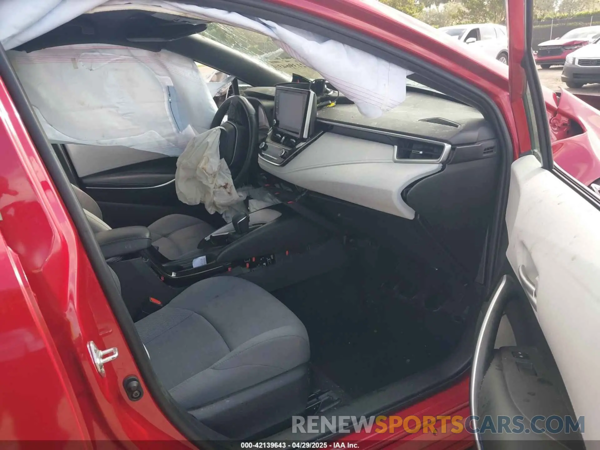 5 Photograph of a damaged car 5YFS4RCE5LP041534 TOYOTA COROLLA 2020