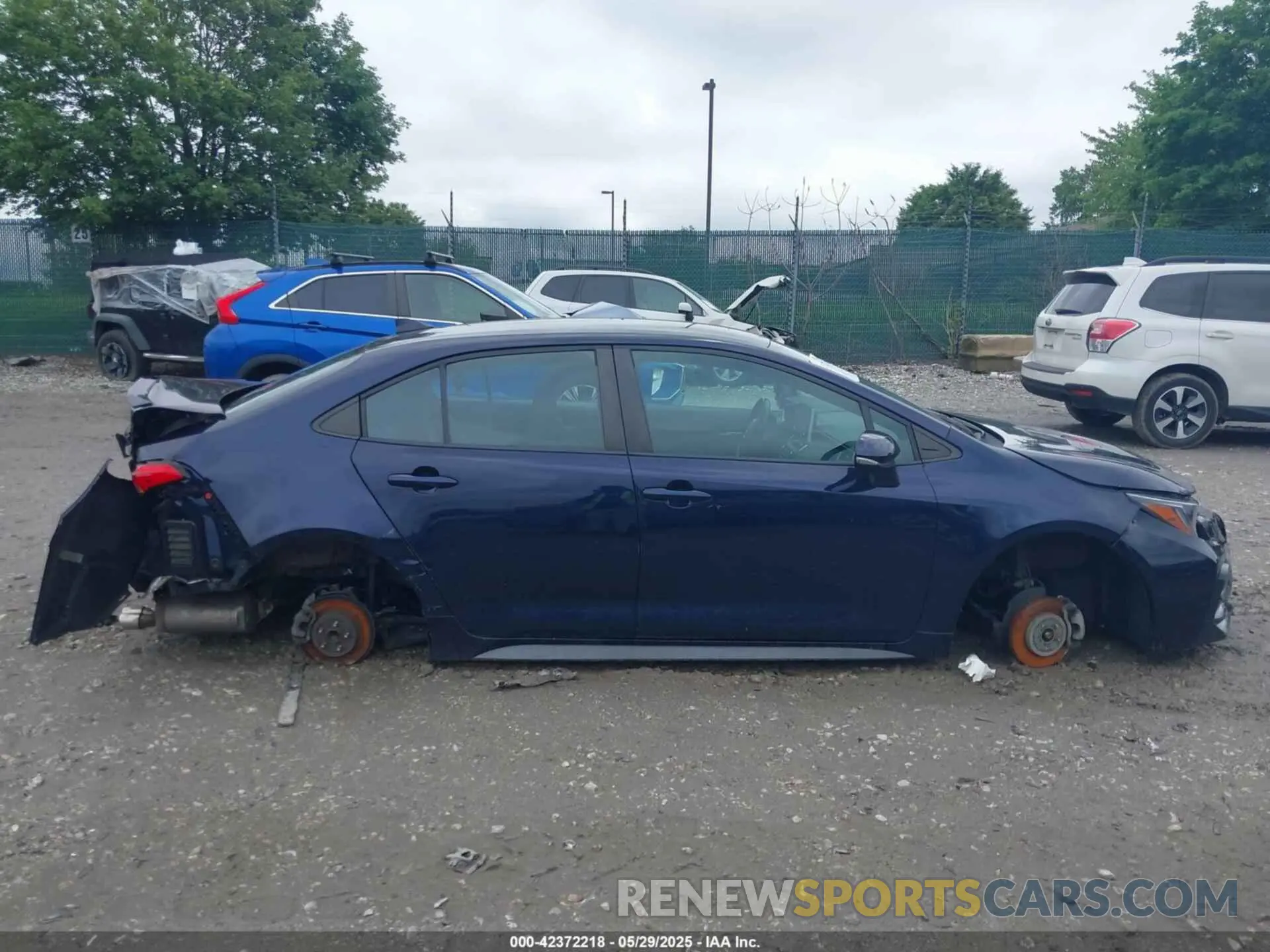 12 Photograph of a damaged car 5YFS4RCE5LP044336 TOYOTA COROLLA 2020