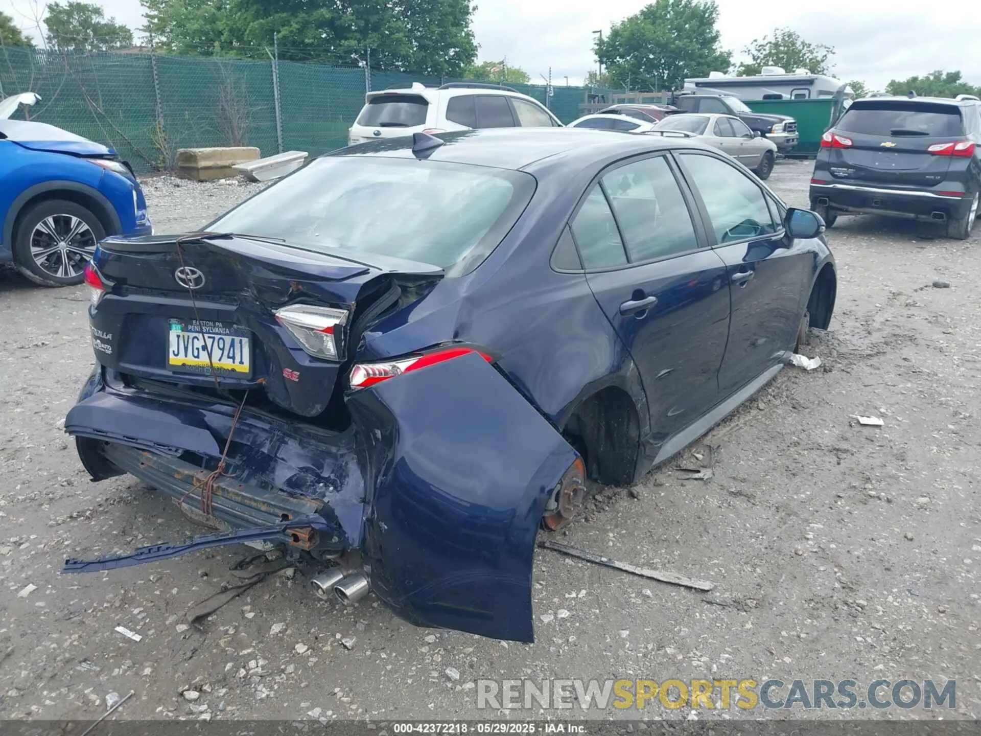 4 Photograph of a damaged car 5YFS4RCE5LP044336 TOYOTA COROLLA 2020