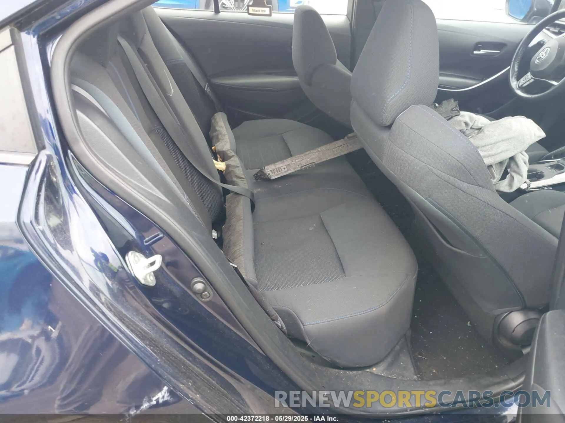 8 Photograph of a damaged car 5YFS4RCE5LP044336 TOYOTA COROLLA 2020