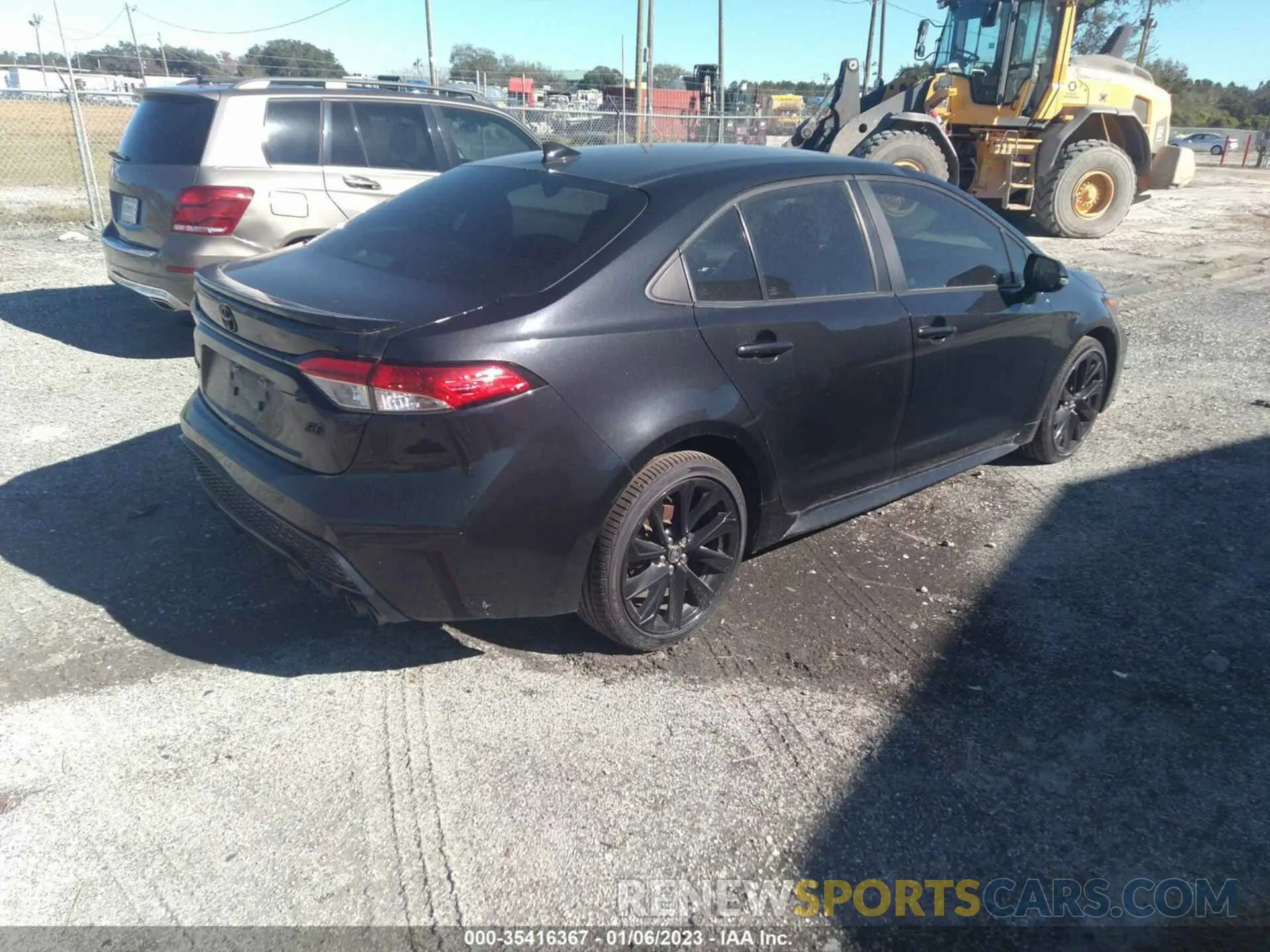 4 Photograph of a damaged car 5YFS4RCE5LP044658 TOYOTA COROLLA 2020