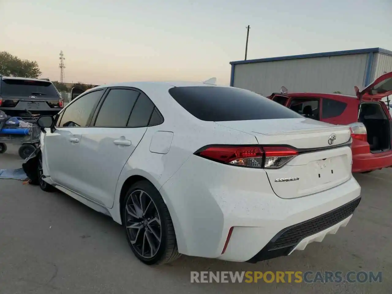 3 Photograph of a damaged car 5YFS4RCE5LP052131 TOYOTA COROLLA 2020