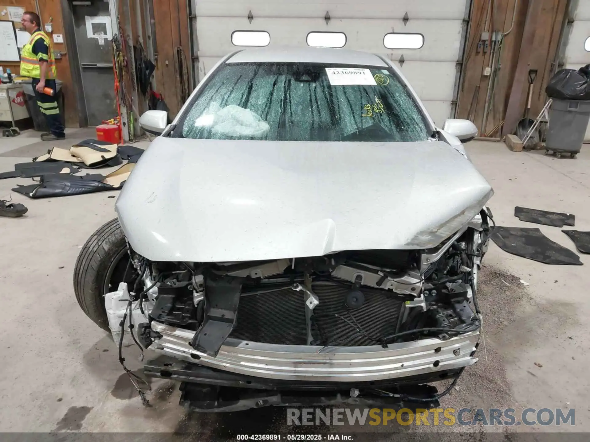 12 Photograph of a damaged car 5YFS4RCE5LP052906 TOYOTA COROLLA 2020