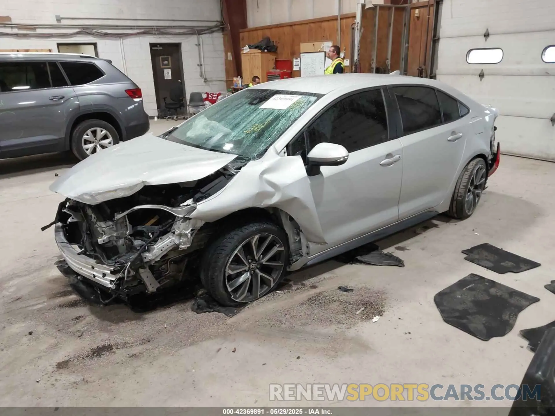 2 Photograph of a damaged car 5YFS4RCE5LP052906 TOYOTA COROLLA 2020