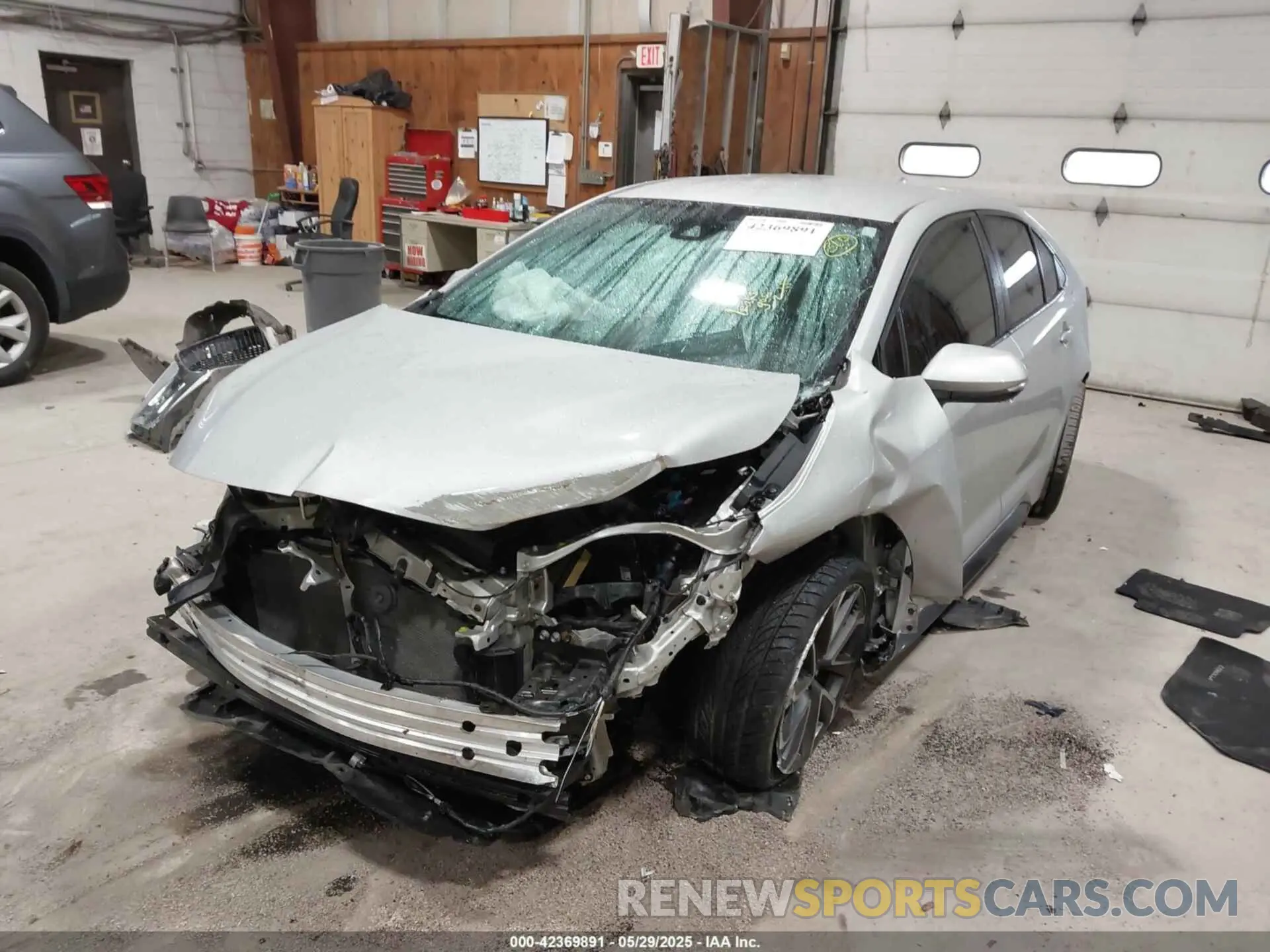 6 Photograph of a damaged car 5YFS4RCE5LP052906 TOYOTA COROLLA 2020