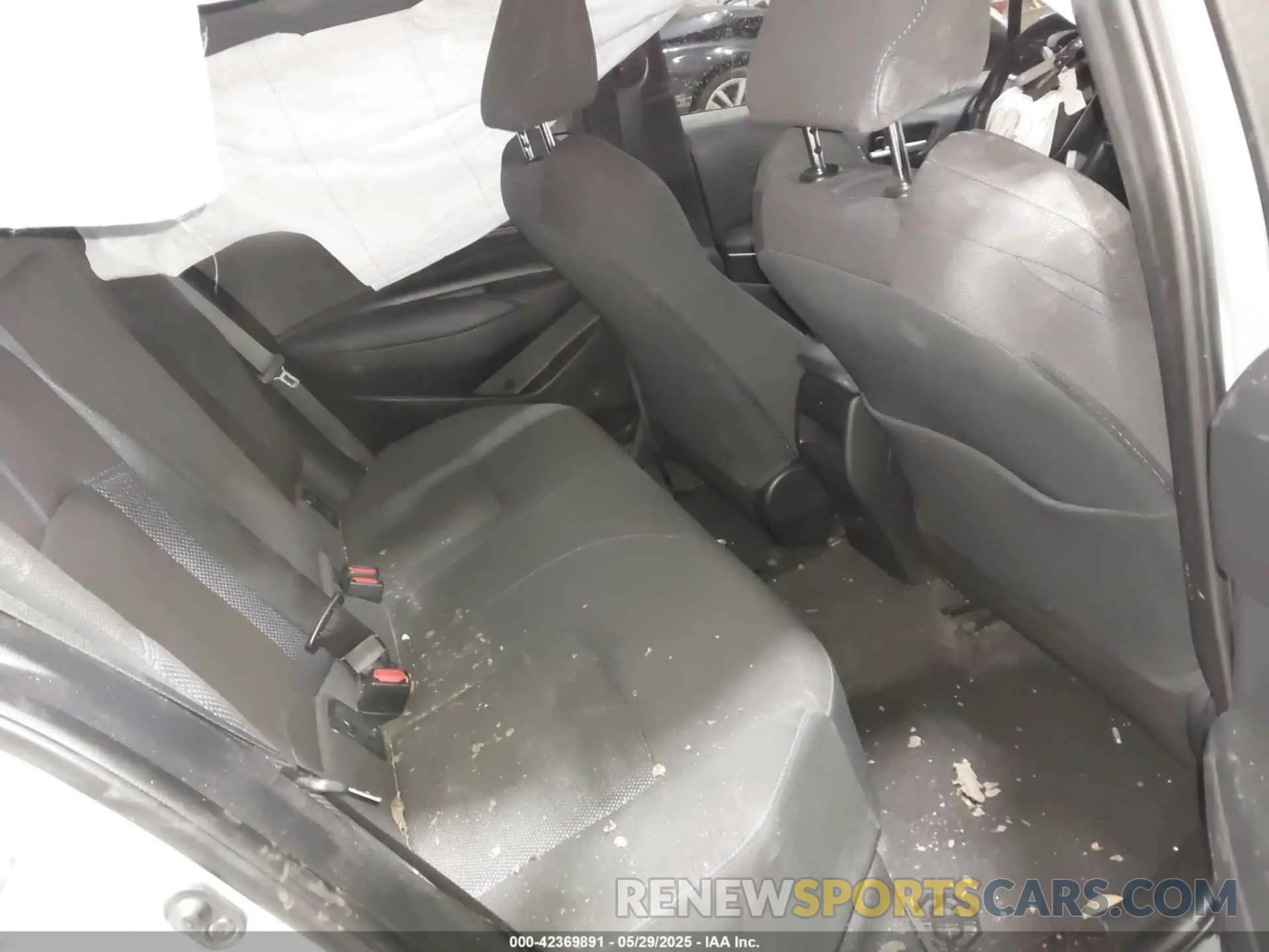 8 Photograph of a damaged car 5YFS4RCE5LP052906 TOYOTA COROLLA 2020
