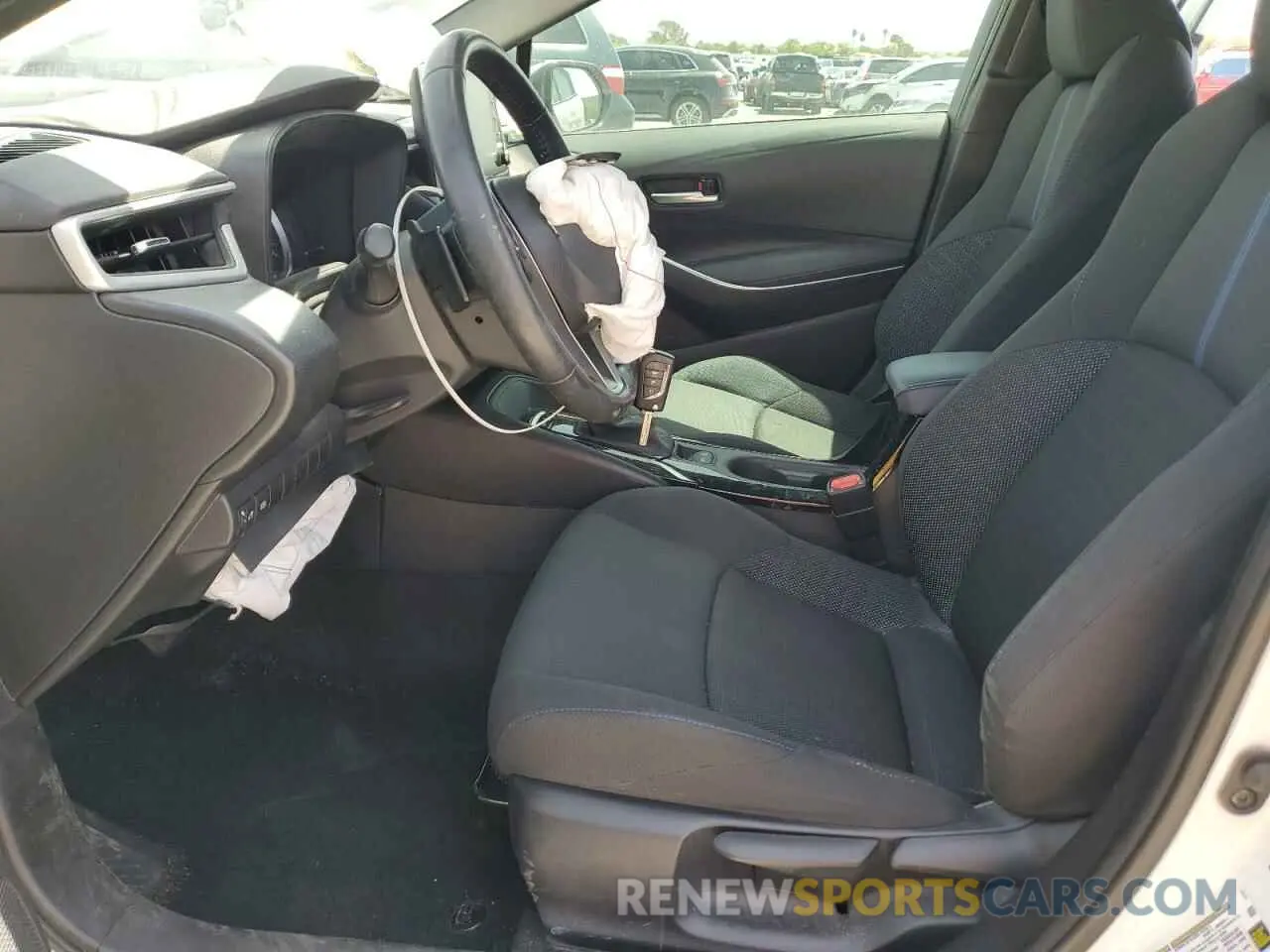 7 Photograph of a damaged car 5YFS4RCE5LP053683 TOYOTA COROLLA 2020