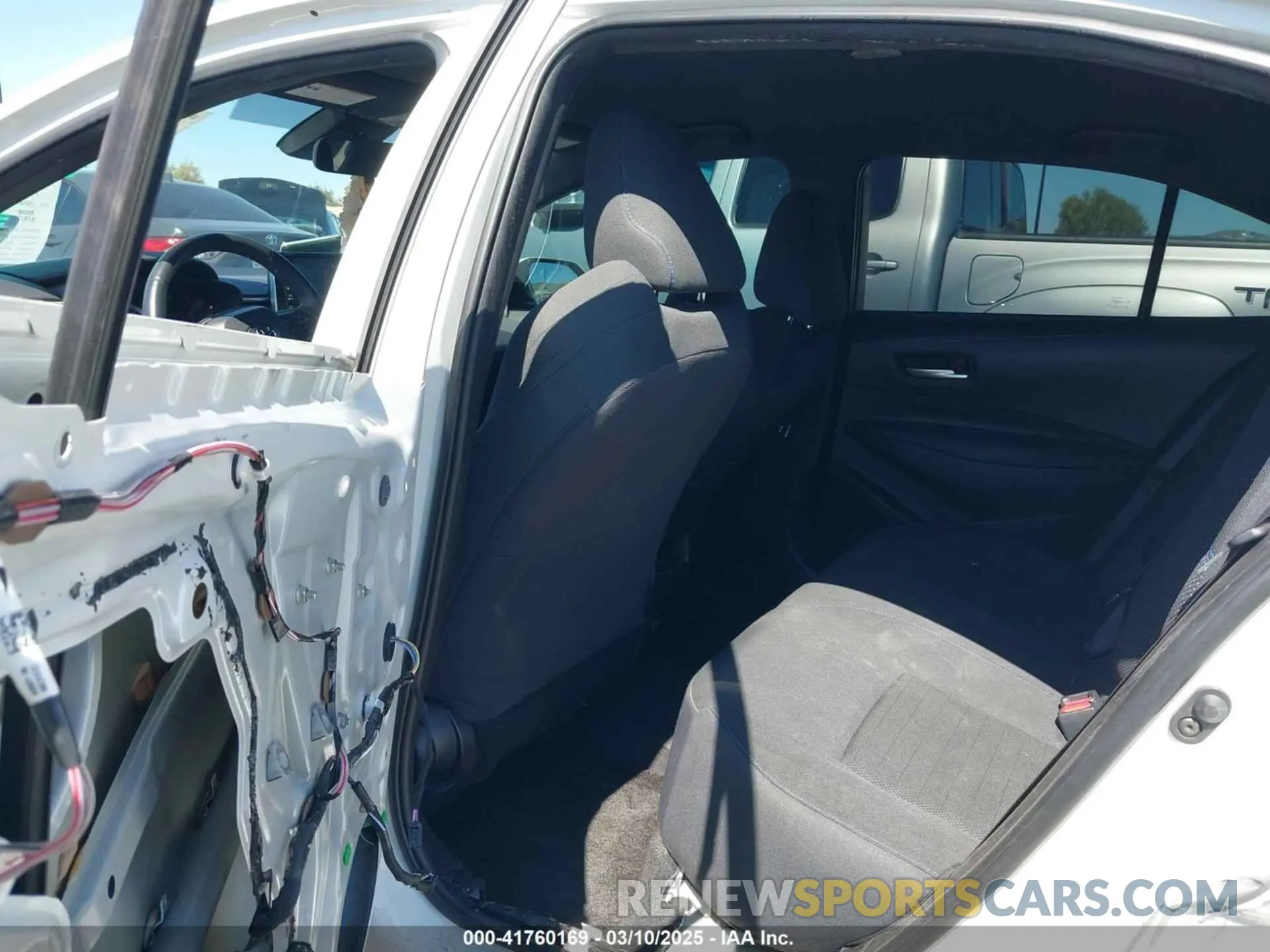 8 Photograph of a damaged car 5YFS4RCE5LP053800 TOYOTA COROLLA 2020