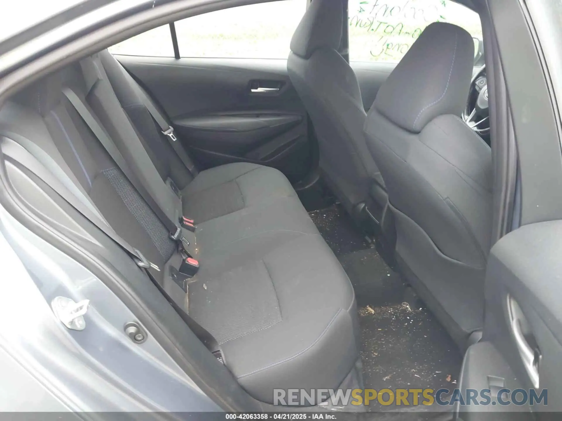 8 Photograph of a damaged car 5YFS4RCE5LP056583 TOYOTA COROLLA 2020