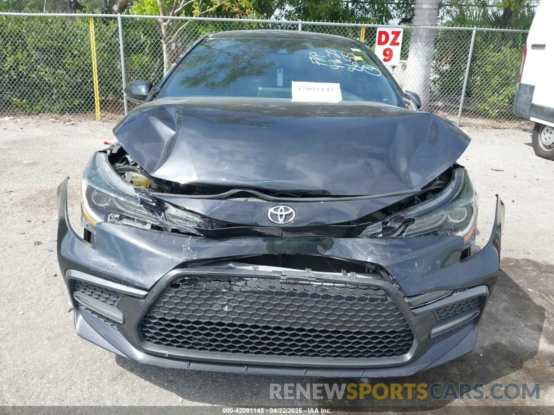 13 Photograph of a damaged car 5YFS4RCE6LP008655 TOYOTA COROLLA 2020