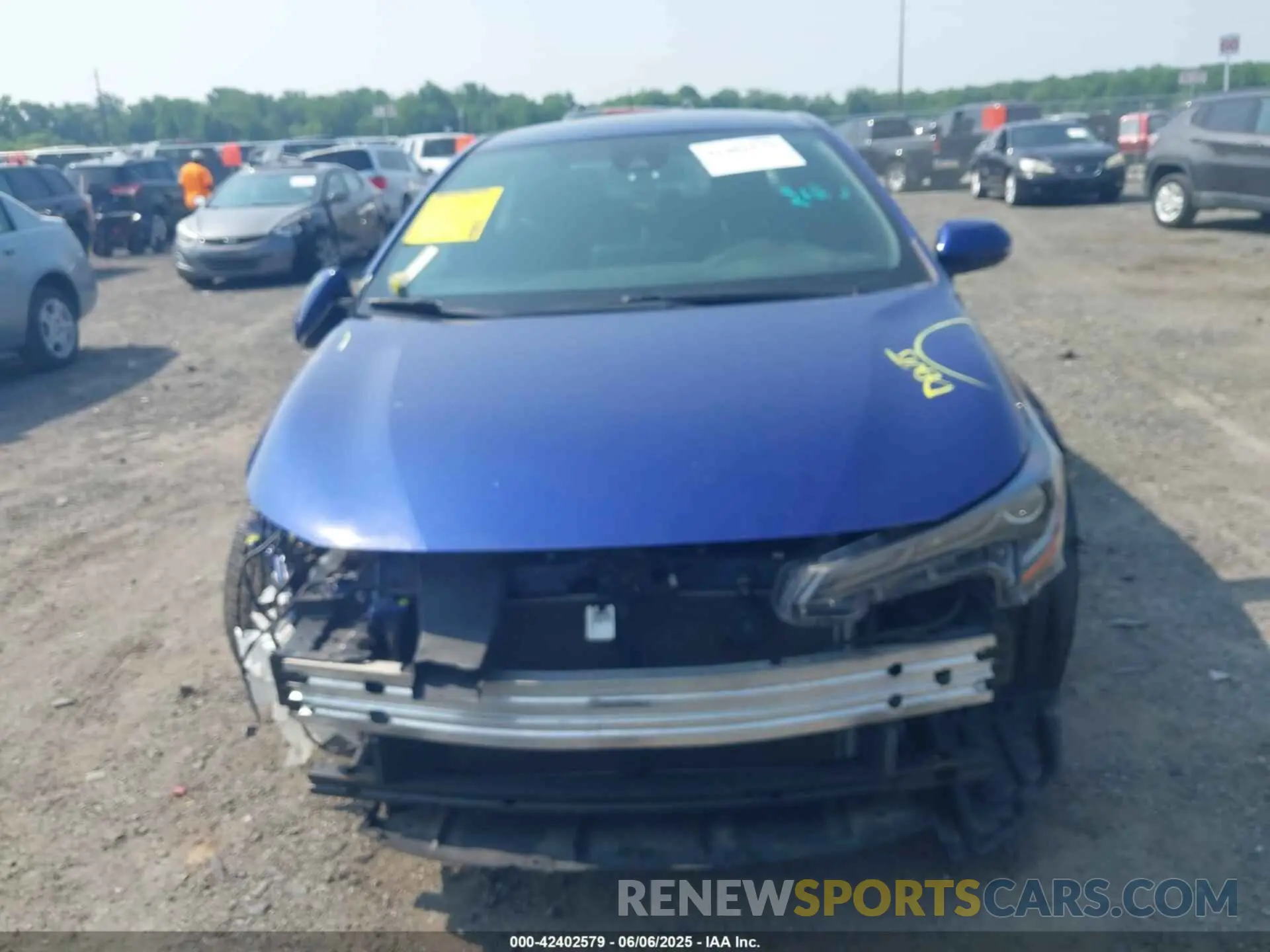 13 Photograph of a damaged car 5YFS4RCE6LP011930 TOYOTA COROLLA 2020