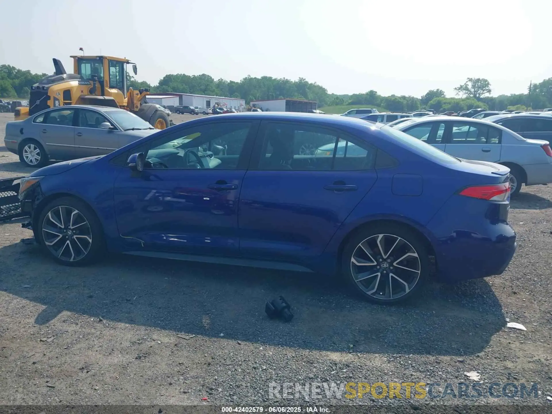 15 Photograph of a damaged car 5YFS4RCE6LP011930 TOYOTA COROLLA 2020