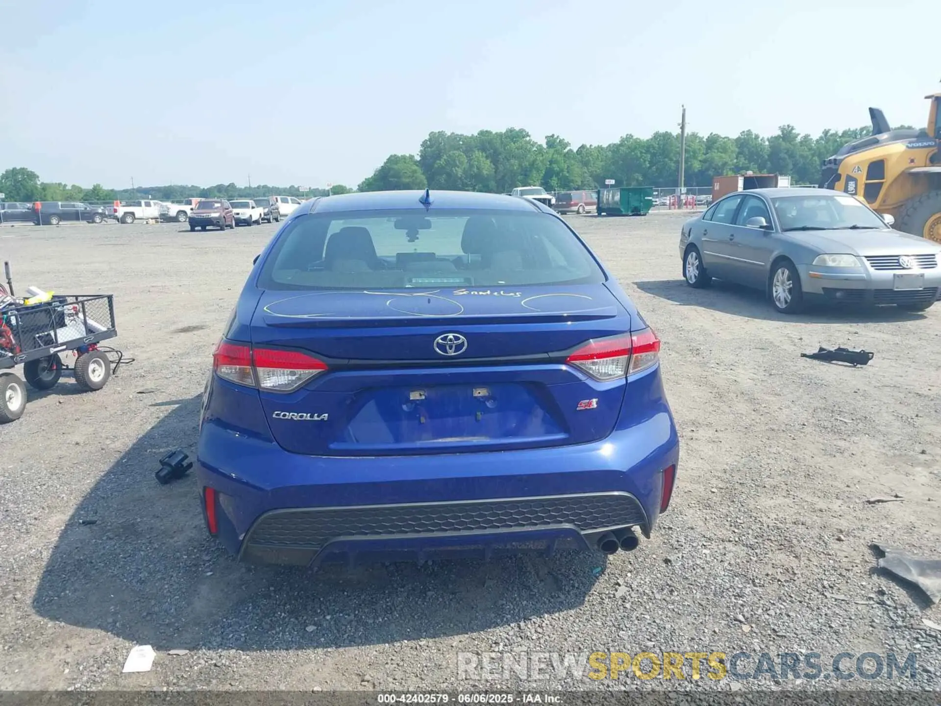17 Photograph of a damaged car 5YFS4RCE6LP011930 TOYOTA COROLLA 2020
