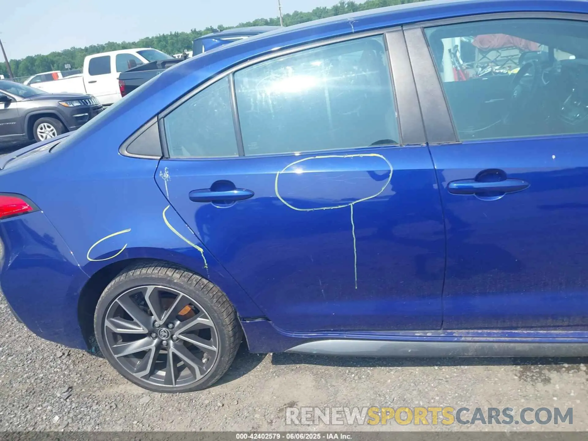 19 Photograph of a damaged car 5YFS4RCE6LP011930 TOYOTA COROLLA 2020