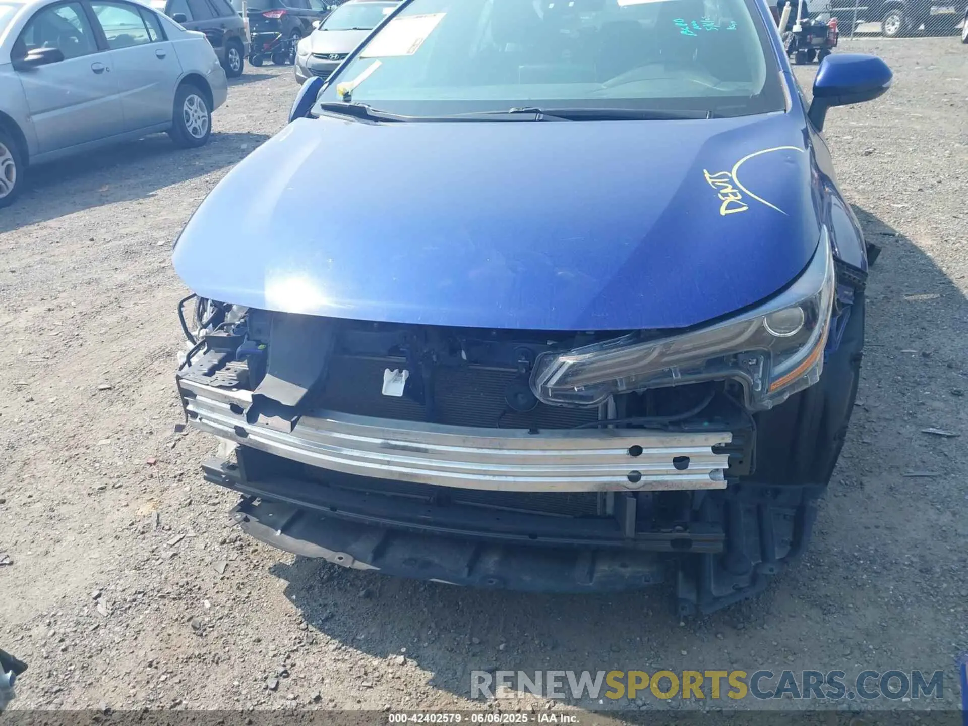 6 Photograph of a damaged car 5YFS4RCE6LP011930 TOYOTA COROLLA 2020