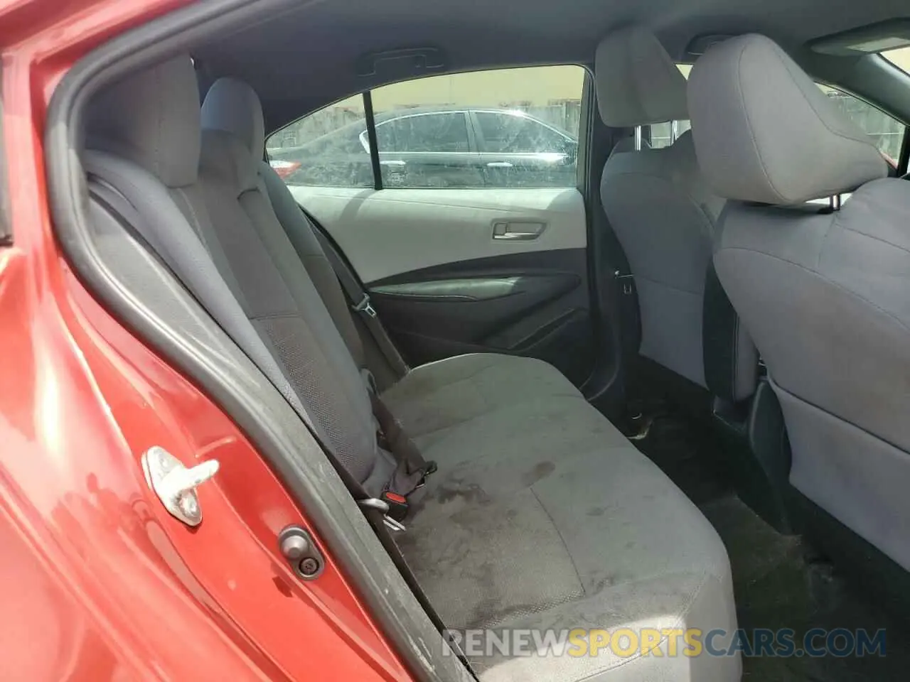 10 Photograph of a damaged car 5YFS4RCE6LP022667 TOYOTA COROLLA 2020