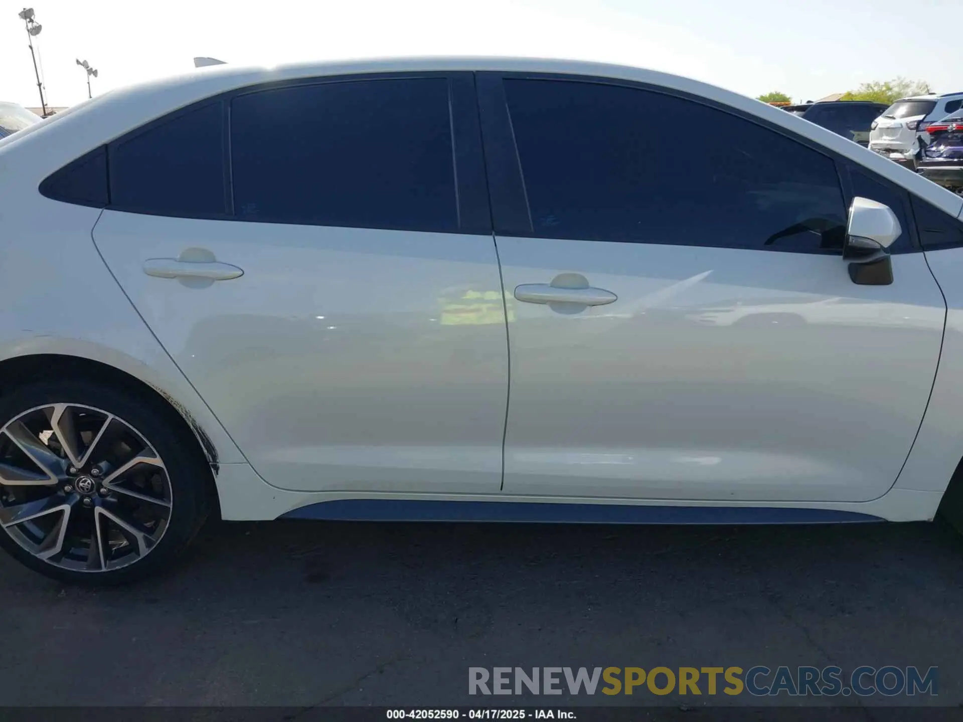 14 Photograph of a damaged car 5YFS4RCE6LP028145 TOYOTA COROLLA 2020