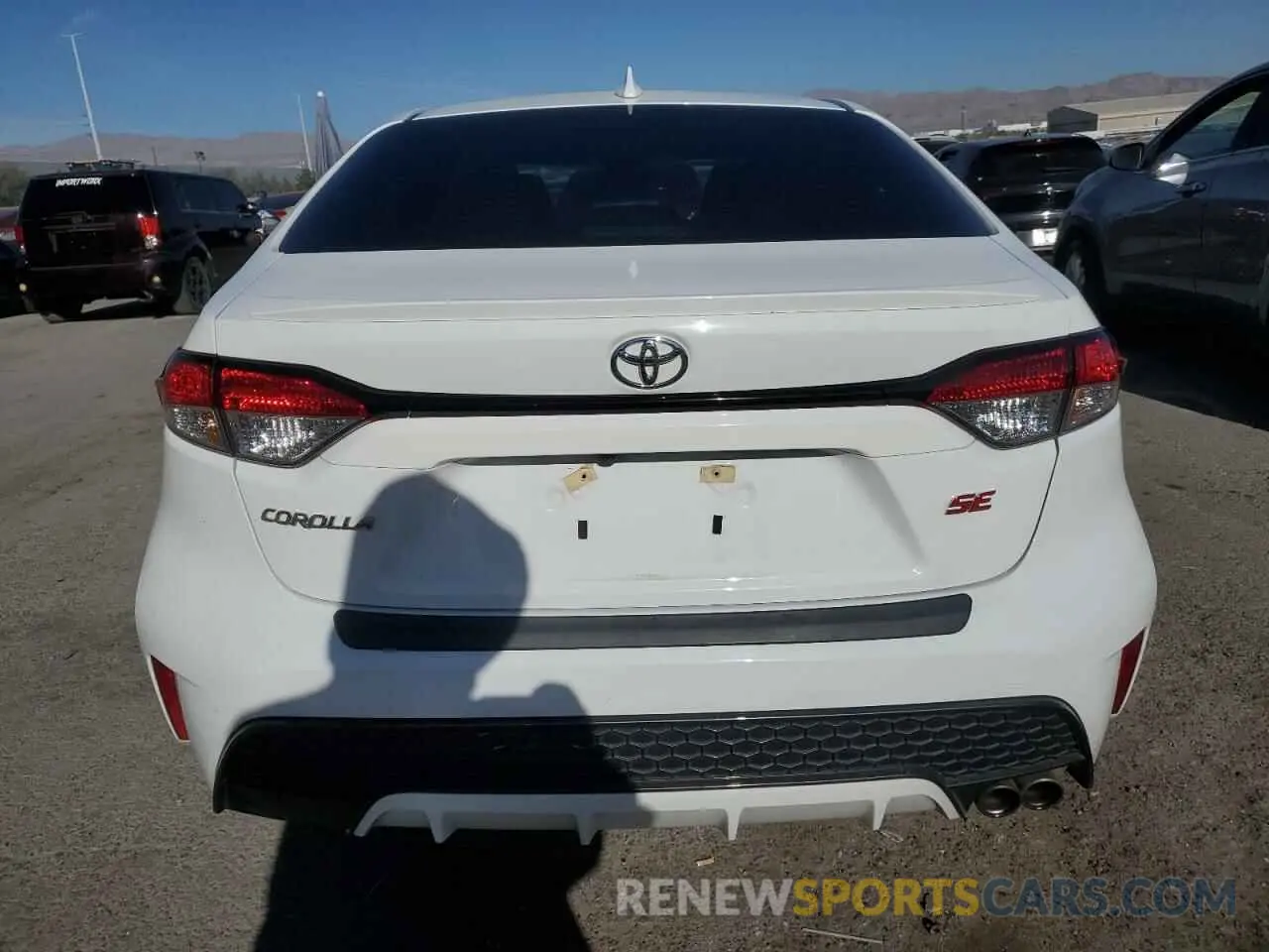 6 Photograph of a damaged car 5YFS4RCE6LP029313 TOYOTA COROLLA 2020