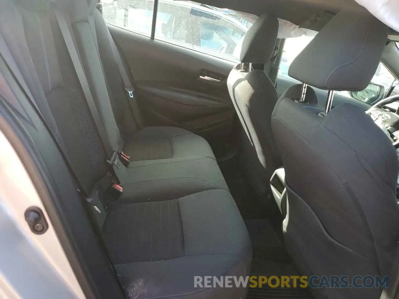 10 Photograph of a damaged car 5YFS4RCE6LP030154 TOYOTA COROLLA 2020