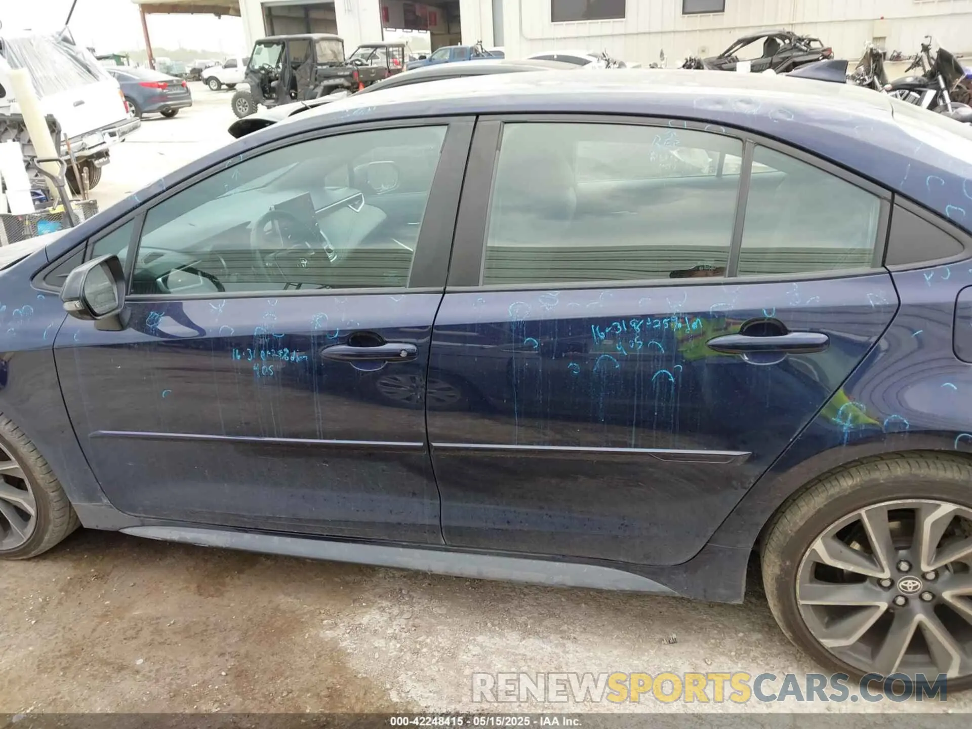14 Photograph of a damaged car 5YFS4RCE6LP040831 TOYOTA COROLLA 2020