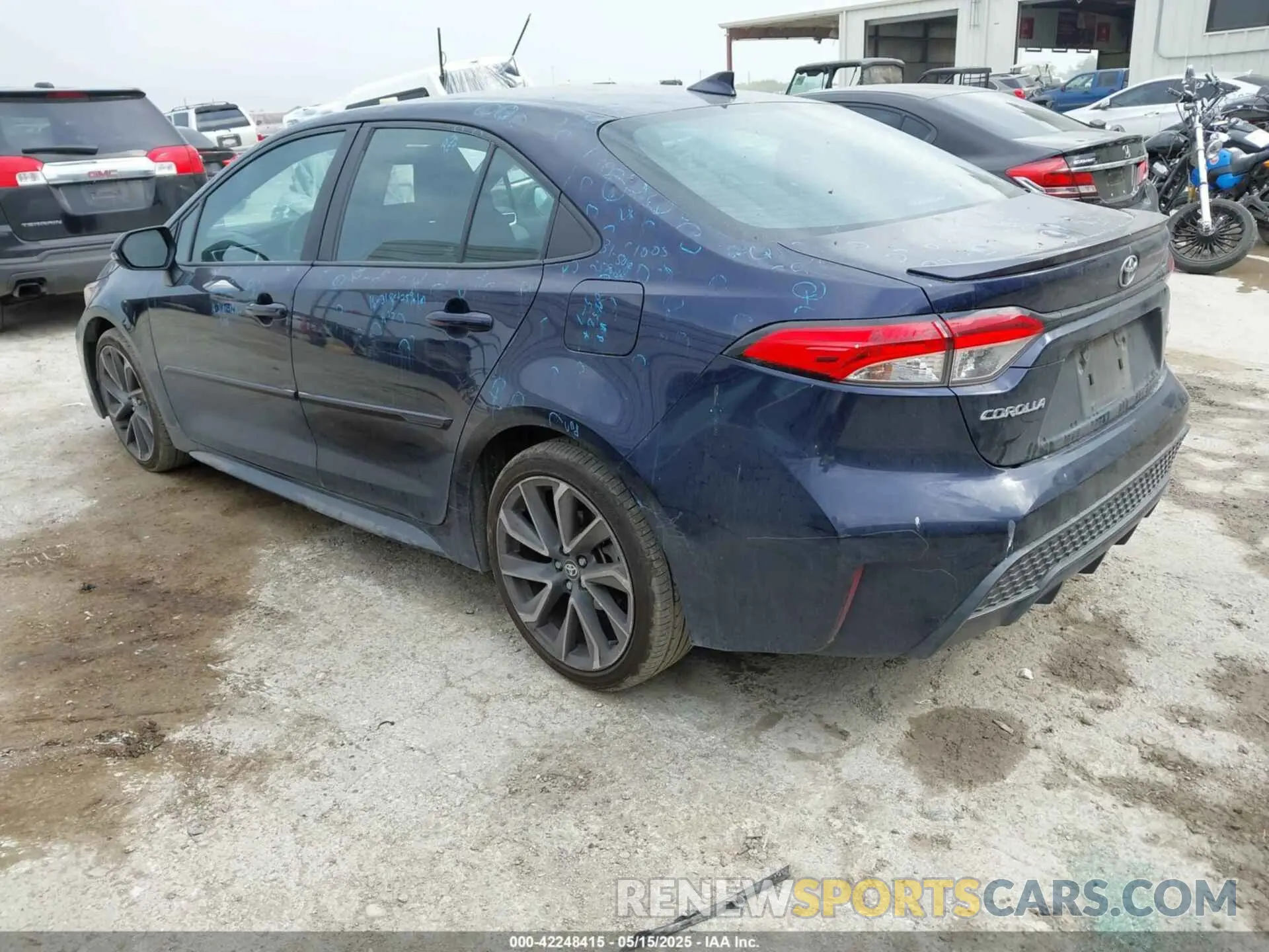 3 Photograph of a damaged car 5YFS4RCE6LP040831 TOYOTA COROLLA 2020