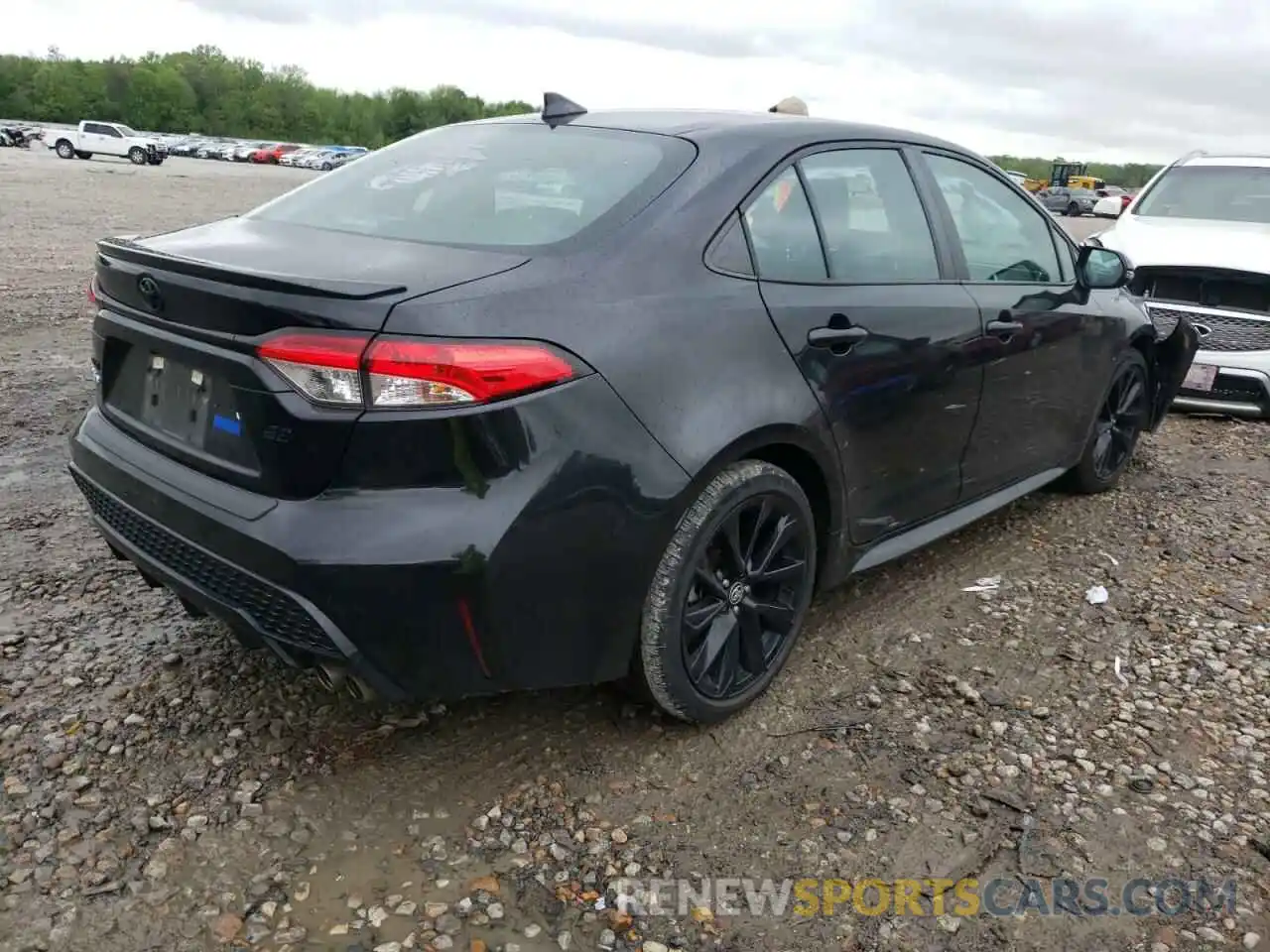 4 Photograph of a damaged car 5YFS4RCE6LP045978 TOYOTA COROLLA 2020