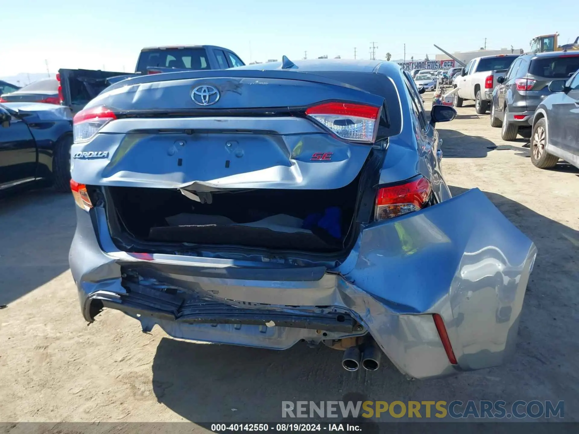 17 Photograph of a damaged car 5YFS4RCE6LP055894 TOYOTA COROLLA 2020