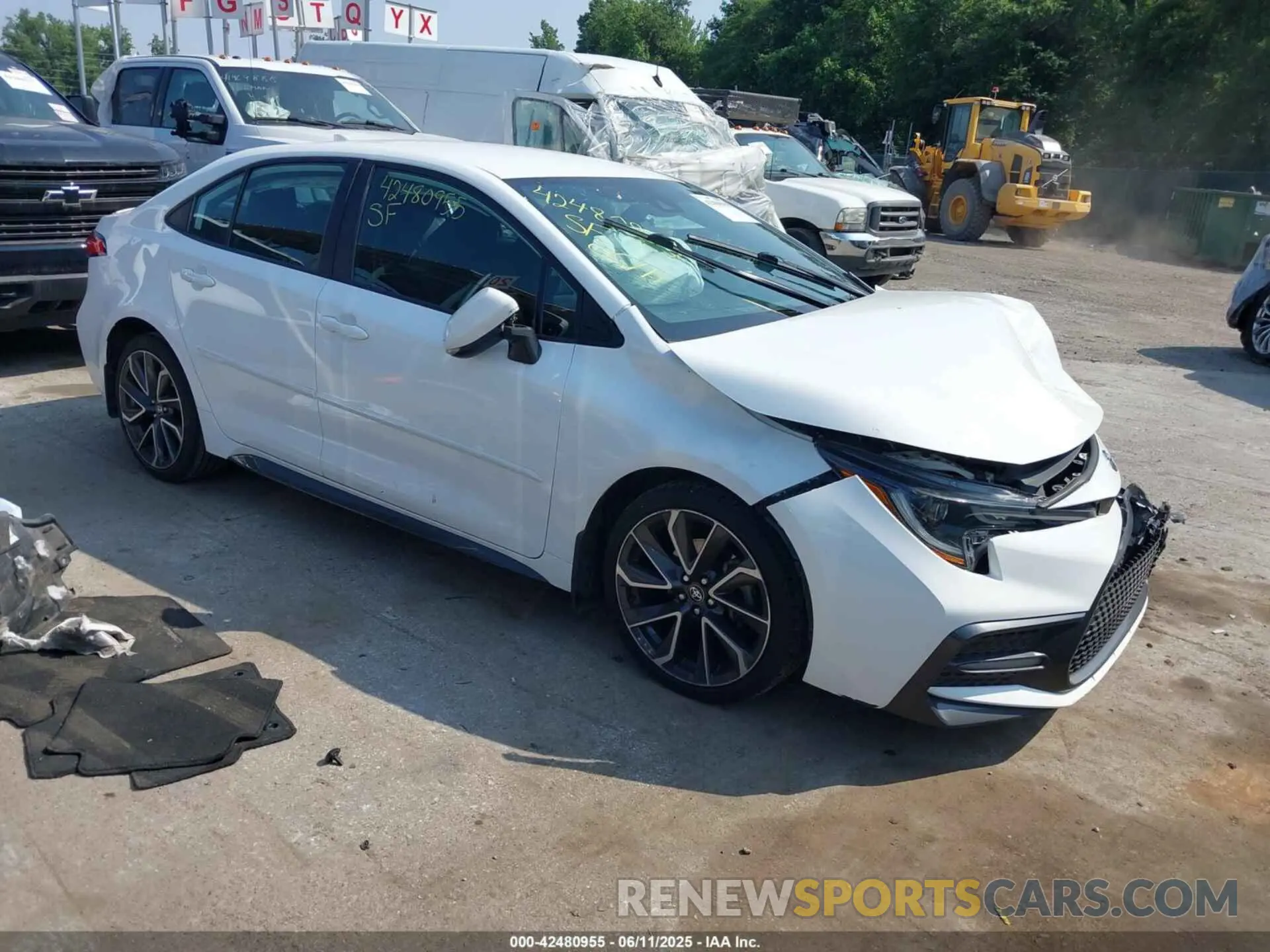 1 Photograph of a damaged car 5YFS4RCE7LP010303 TOYOTA COROLLA 2020