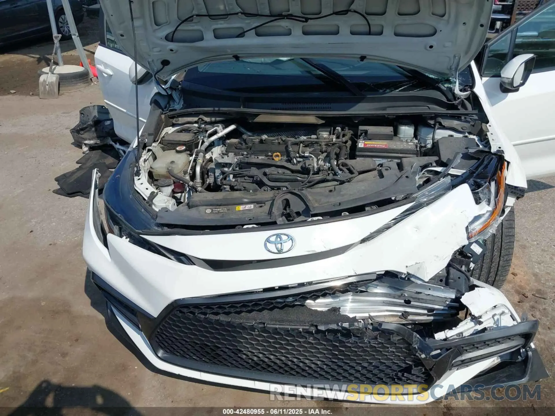 10 Photograph of a damaged car 5YFS4RCE7LP010303 TOYOTA COROLLA 2020