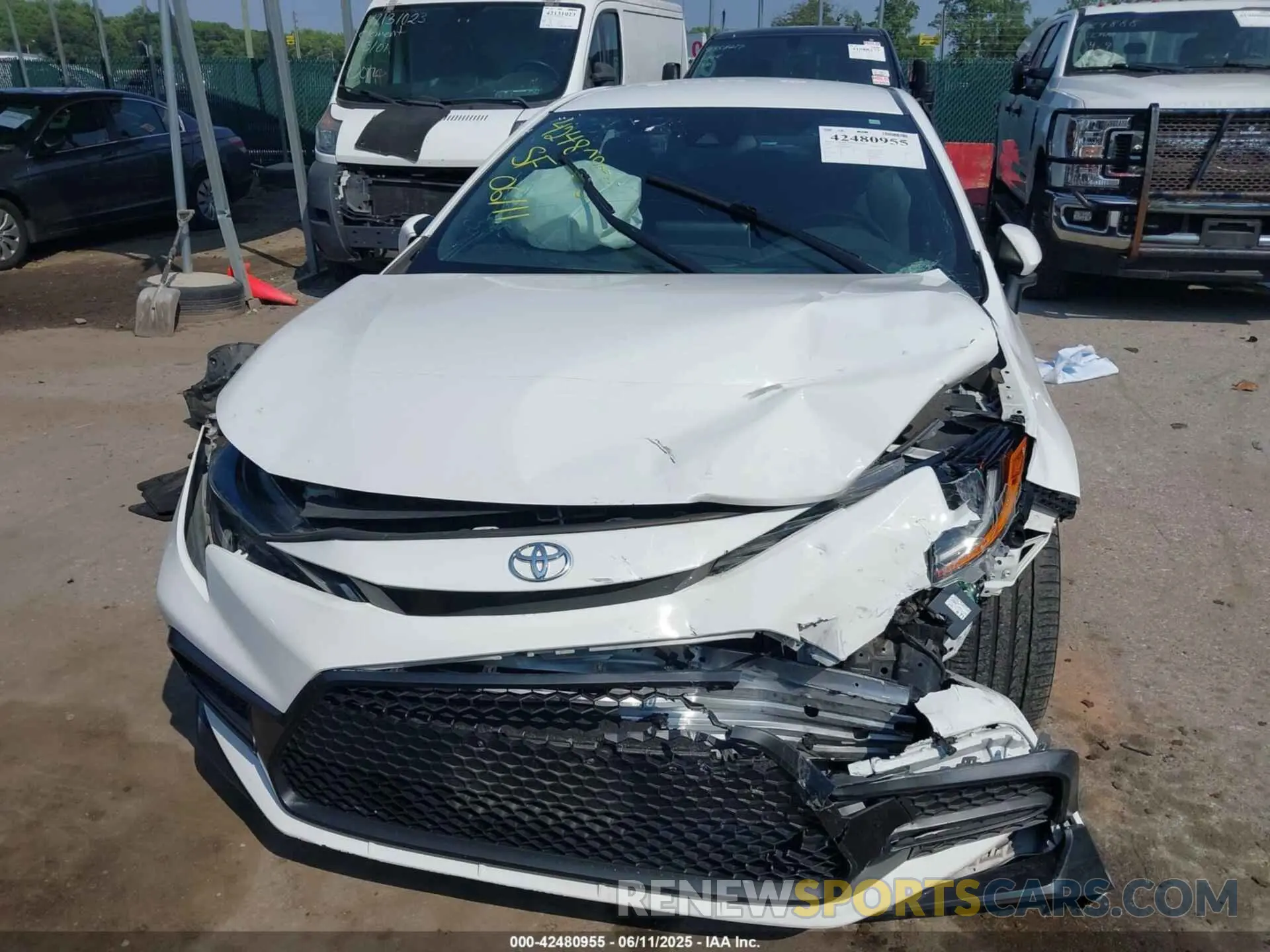 12 Photograph of a damaged car 5YFS4RCE7LP010303 TOYOTA COROLLA 2020