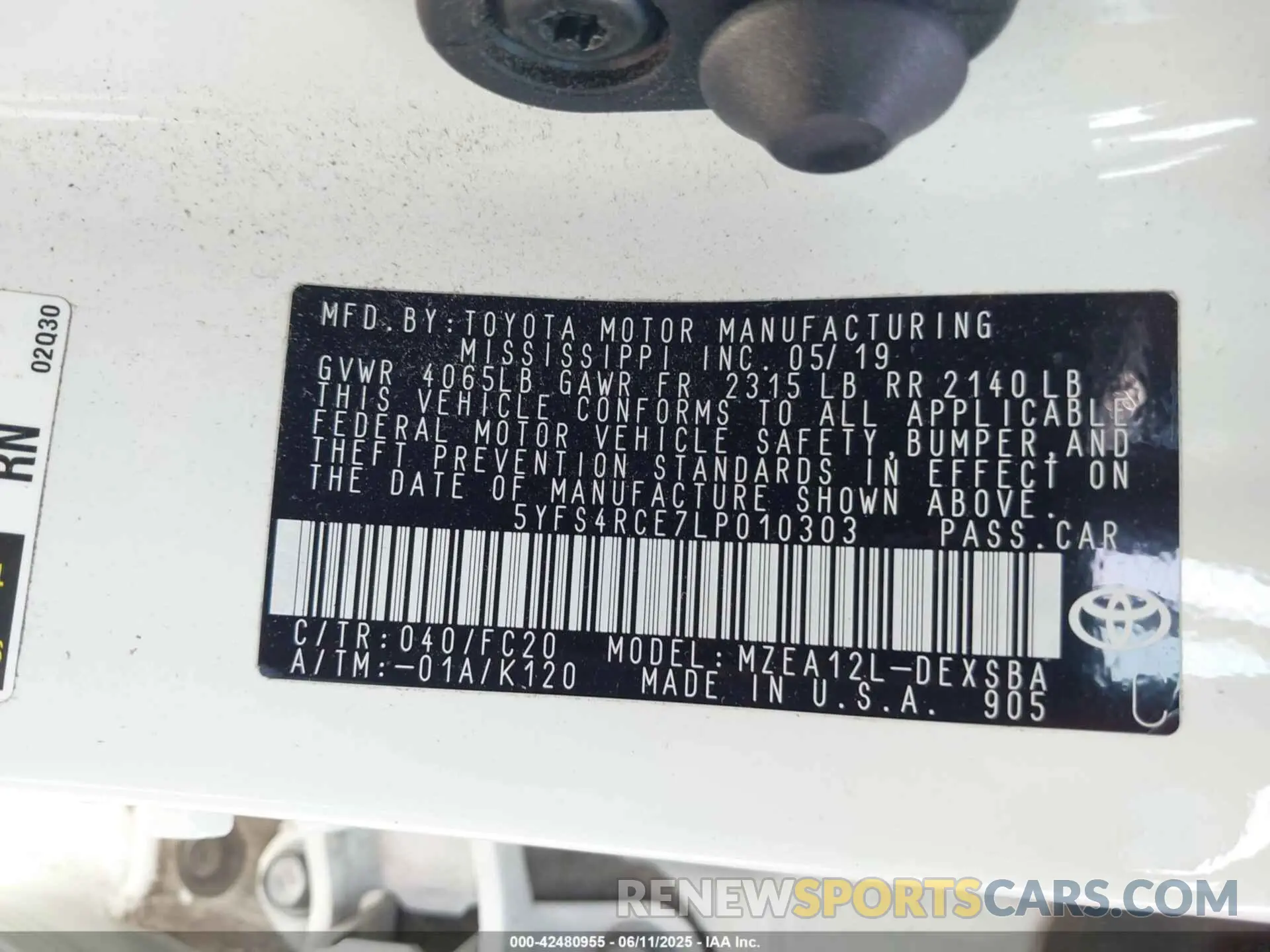 9 Photograph of a damaged car 5YFS4RCE7LP010303 TOYOTA COROLLA 2020