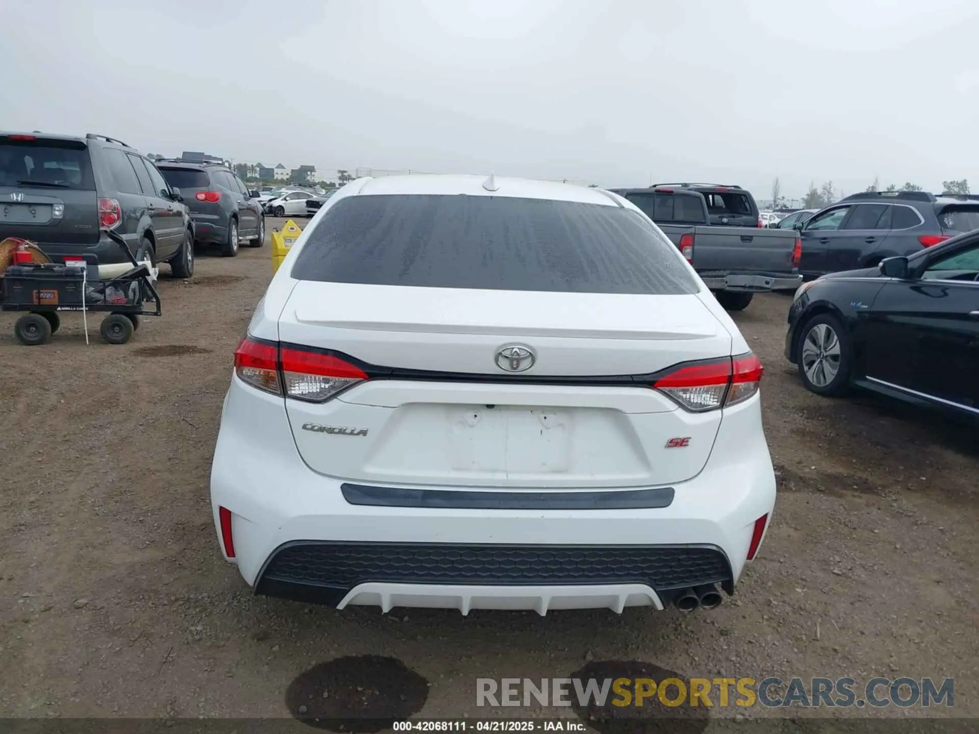 16 Photograph of a damaged car 5YFS4RCE7LP013783 TOYOTA COROLLA 2020