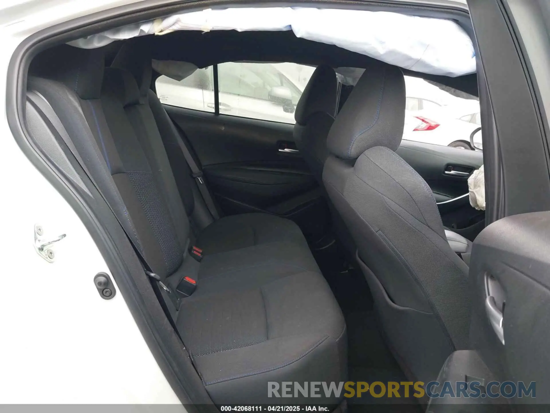 8 Photograph of a damaged car 5YFS4RCE7LP013783 TOYOTA COROLLA 2020