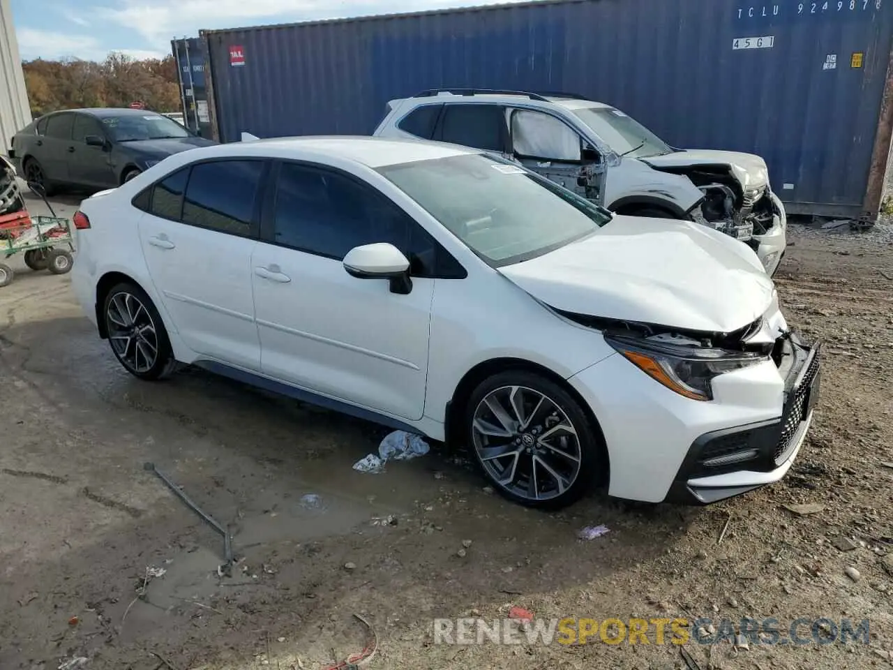 4 Photograph of a damaged car 5YFS4RCE7LP025657 TOYOTA COROLLA 2020